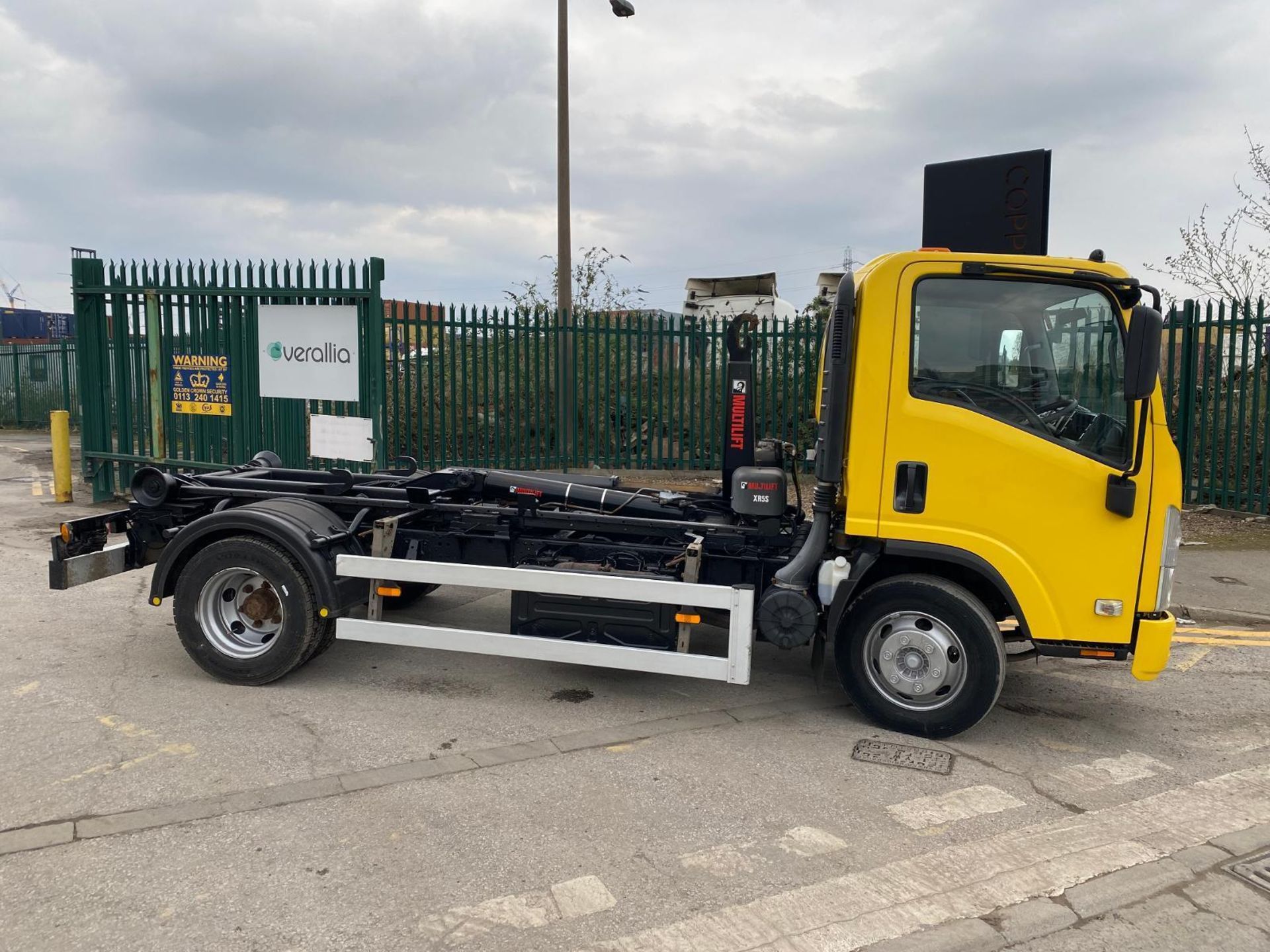 DEPENDABLE HOOK LOADER: 2016 ISUZU TRUCKS N75.150 AUTO >>--NO VAT ON HAMMER--<< - Image 9 of 14