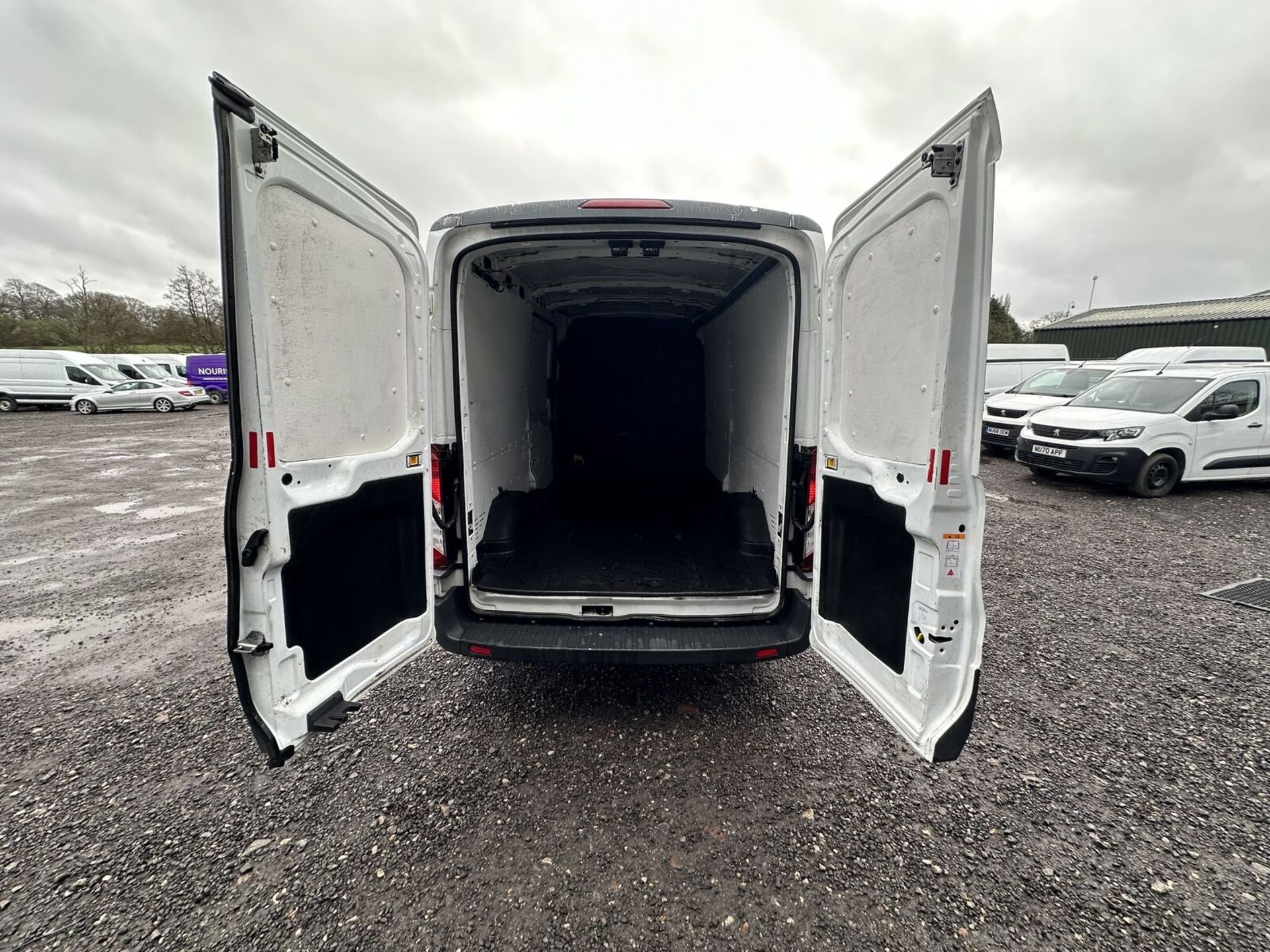 RELIABLE RUNABOUT: 2016 FORD TRANSIT 350 LWB, DIY REPAIR >>--NO VAT ON HAMMER--<< - Image 14 of 15