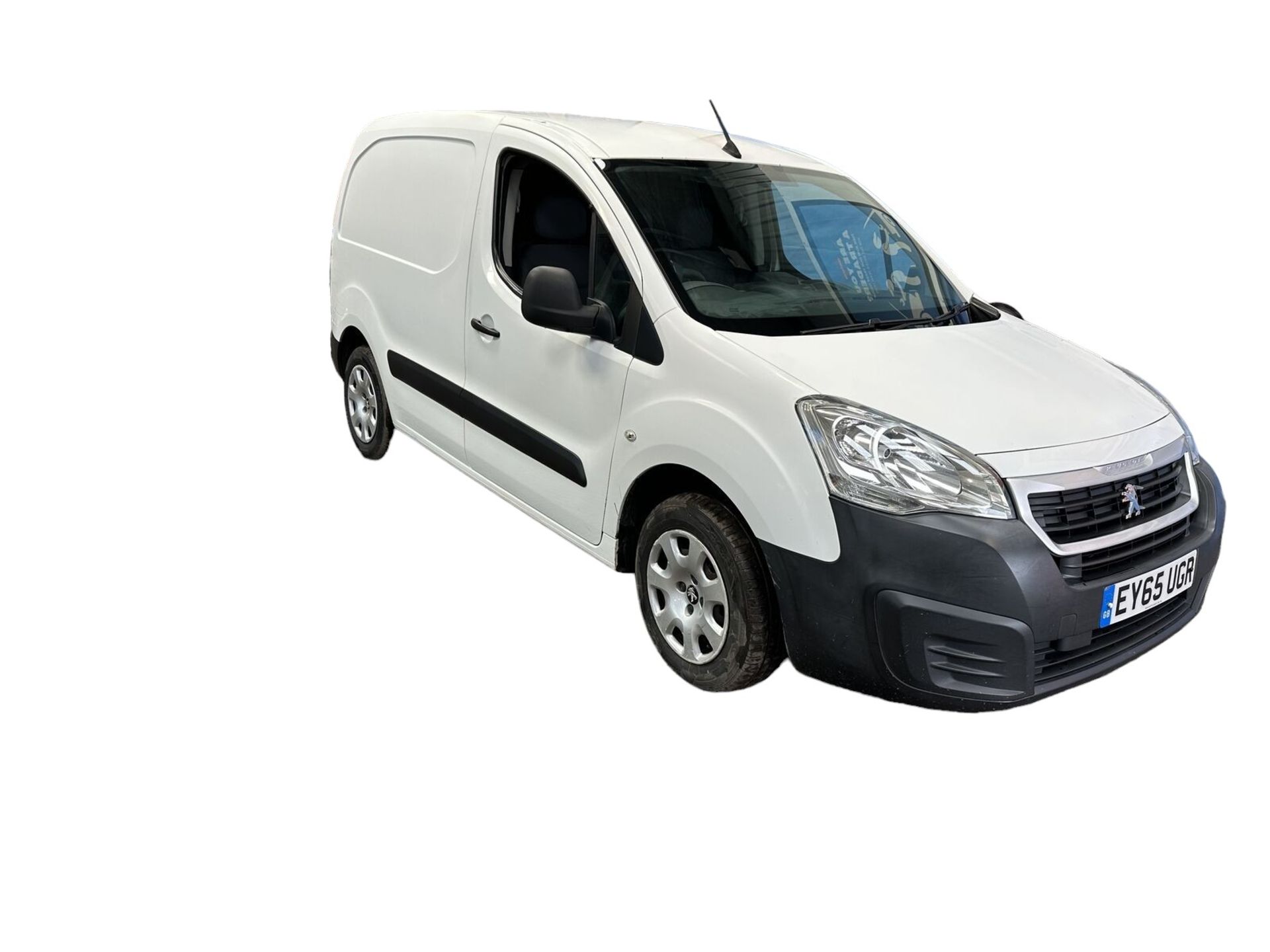 RELIABLE TRAVEL COMPANION: WHITE PEUGEOT PARTNER L1 DIESEL VAN >>--NO VAT ON HAMMER--<< - Image 6 of 11