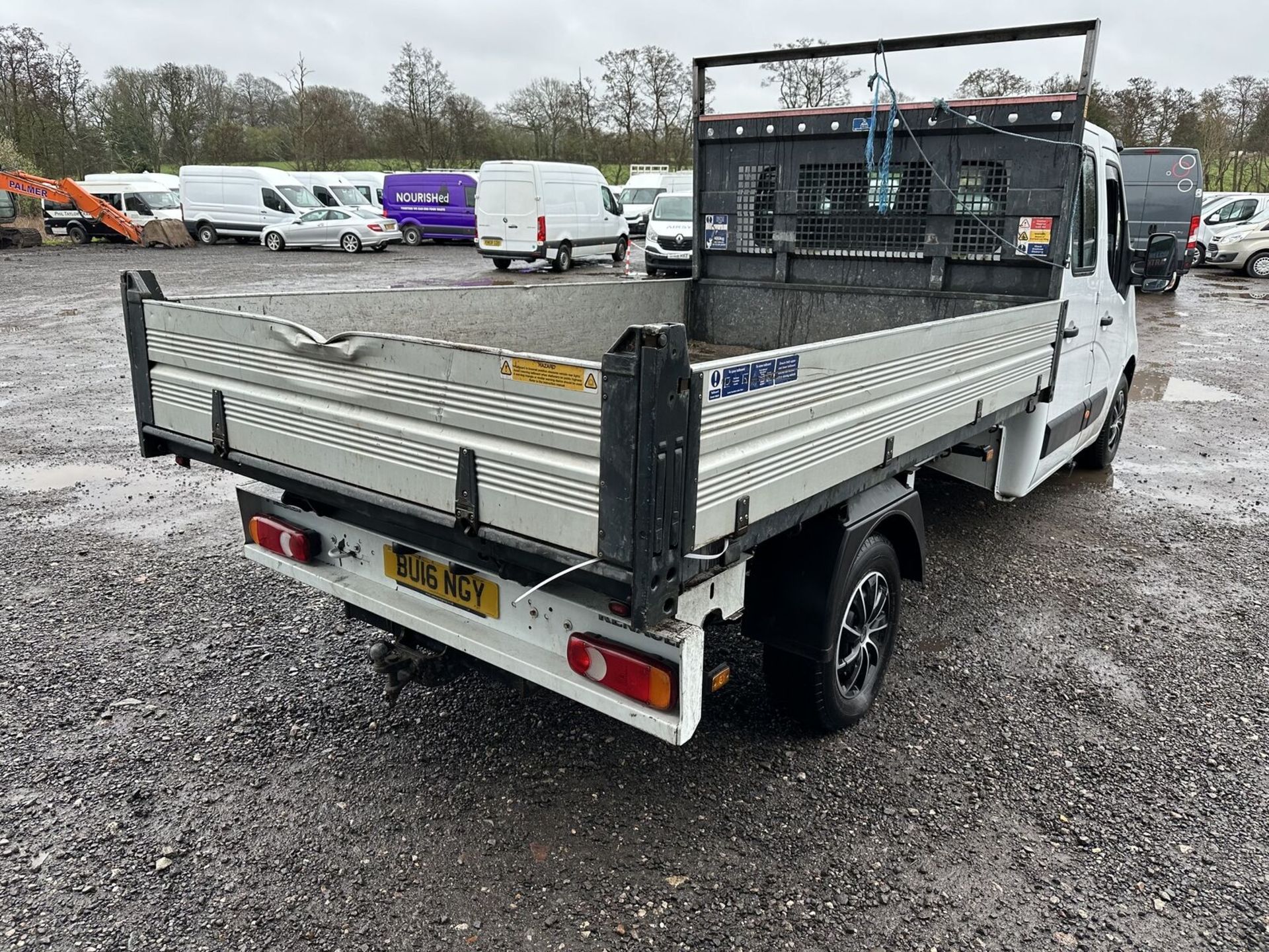 MASTERING WORK: 2016 RENAULT MASTER LWB CREW CAB TIPPER, TIP-TOP CONDITION >>--NO VAT ON HAMMER--<< - Image 11 of 13