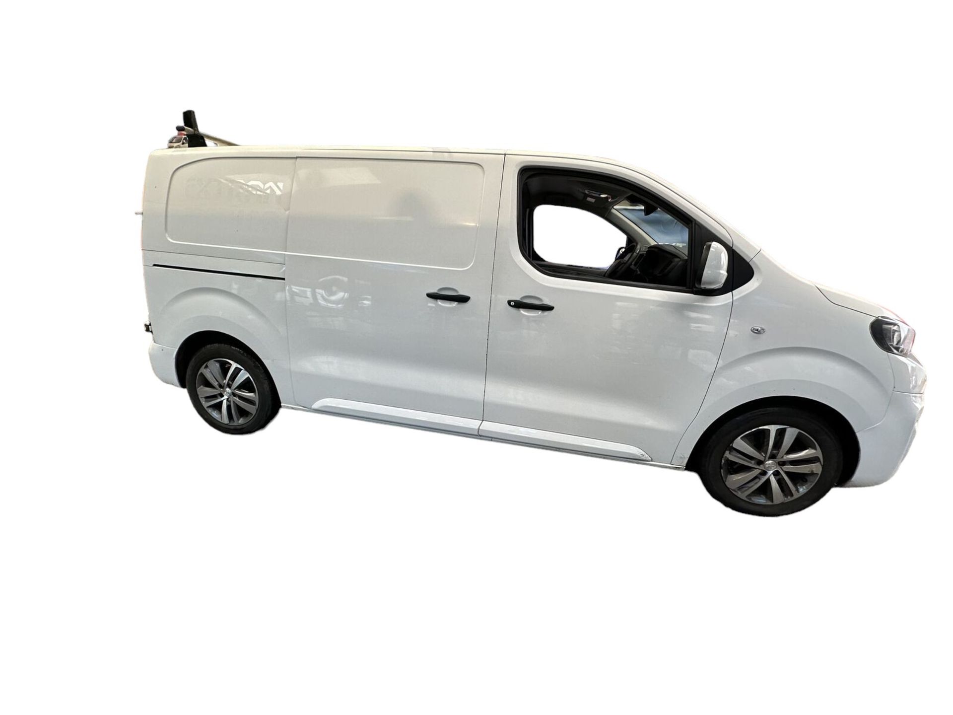 PRIME PICK: 2018 PEUGEOT EXPERT PRO - ULEZ COMPLIANT, LIKE NEW >>--NO VAT ON HAMMER--<< - Image 2 of 11