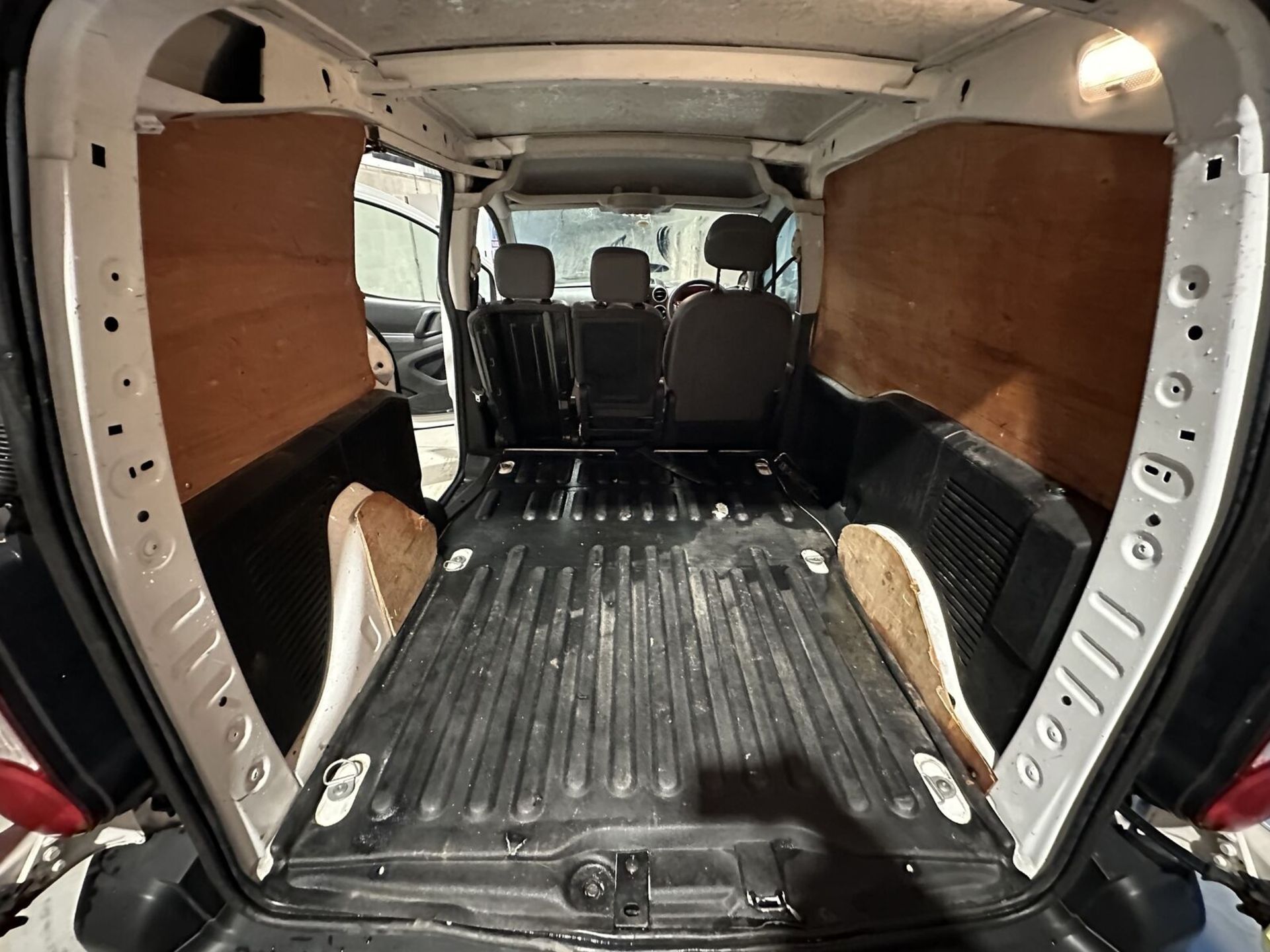 RELIABLE WORKHORSE: CITROEN BERLINGO PARTNER L1 PANEL VAN - Image 14 of 17