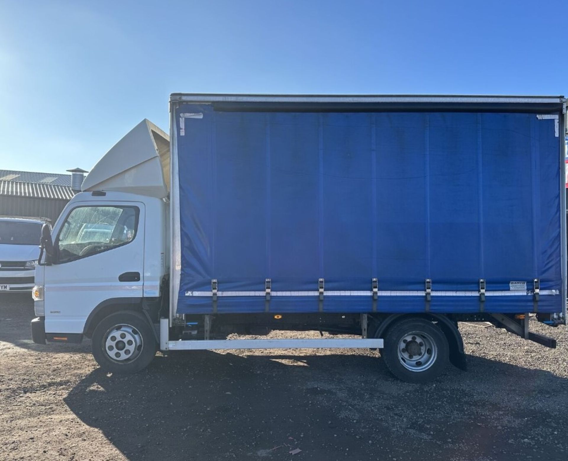 EFFICIENT WORK PARTNER: MITSUBISHI FUSO CANTER 7C15 34, ULEZ COMPLIANT