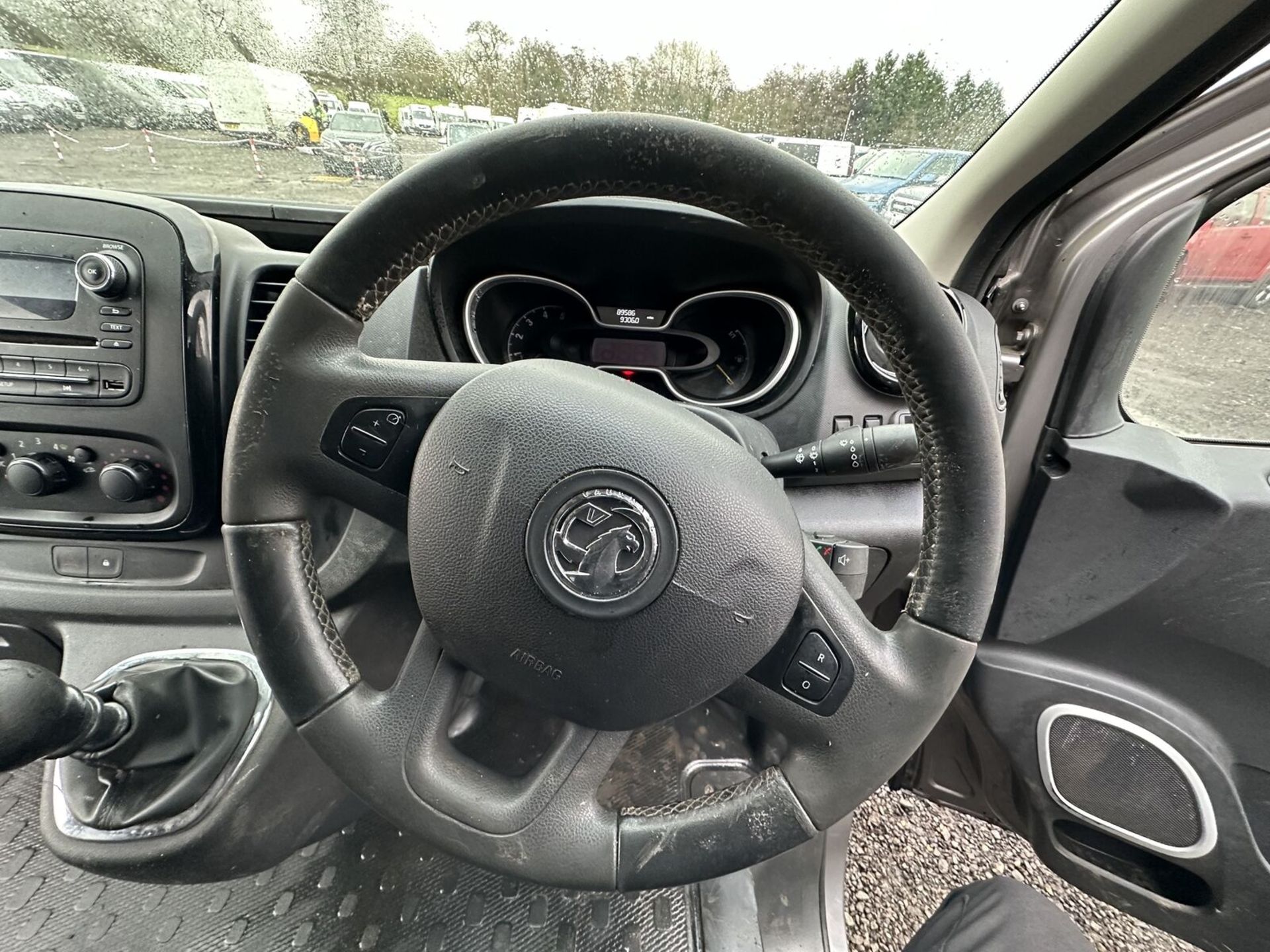 STYLISH CARGO CARRIER: GREY 2016 VAUXHALL VIVARO TRAFIC PANEL VAN >>--NO VAT ON HAMMER--<< - Bild 10 aus 19