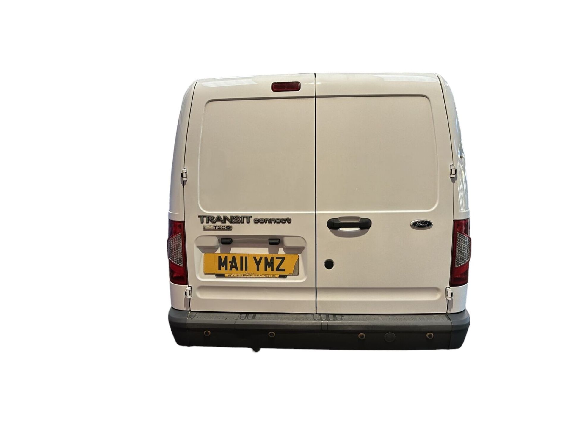 WORK VAN WONDER: FORD TRANSIT CONNECT 200 SWB DIESEL >>--NO VAT ON HAMMER--<< - Image 6 of 15