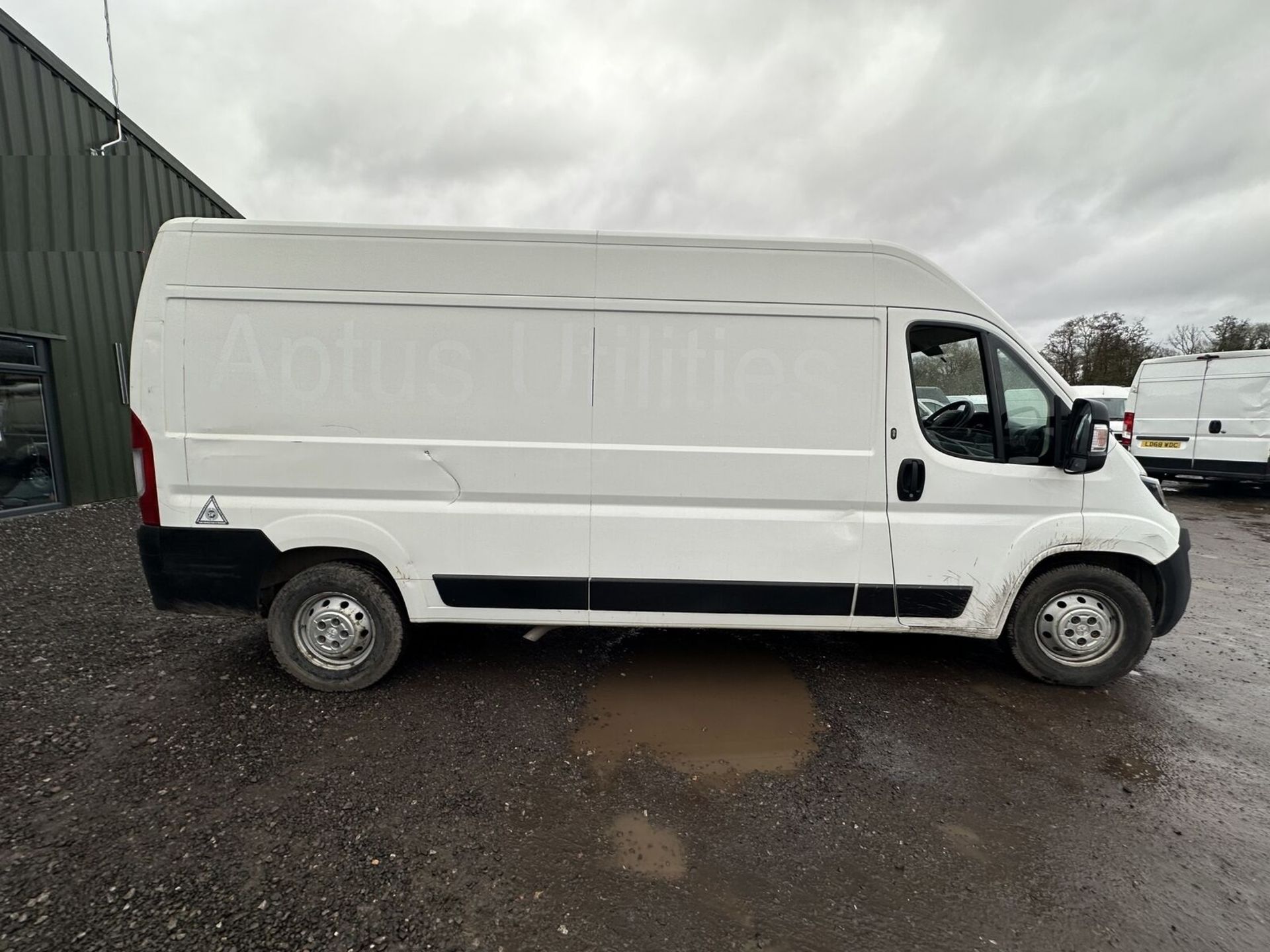 69 PLATE PEUGEOT BOXER: BLUE HDI POWER, READY FOR DUTY - Bild 8 aus 19