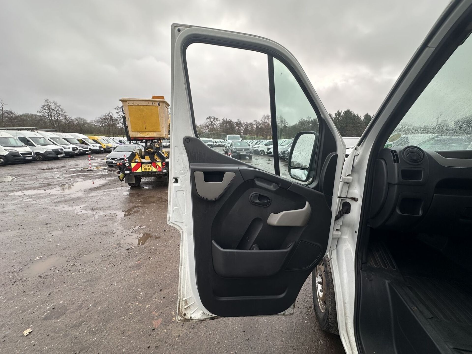 2014 VAUXHALL MOVANO LOW LOADER: SPARES OR REPAIRS ADVENTURE >>--NO VAT ON HAMMER--<< - Image 5 of 14