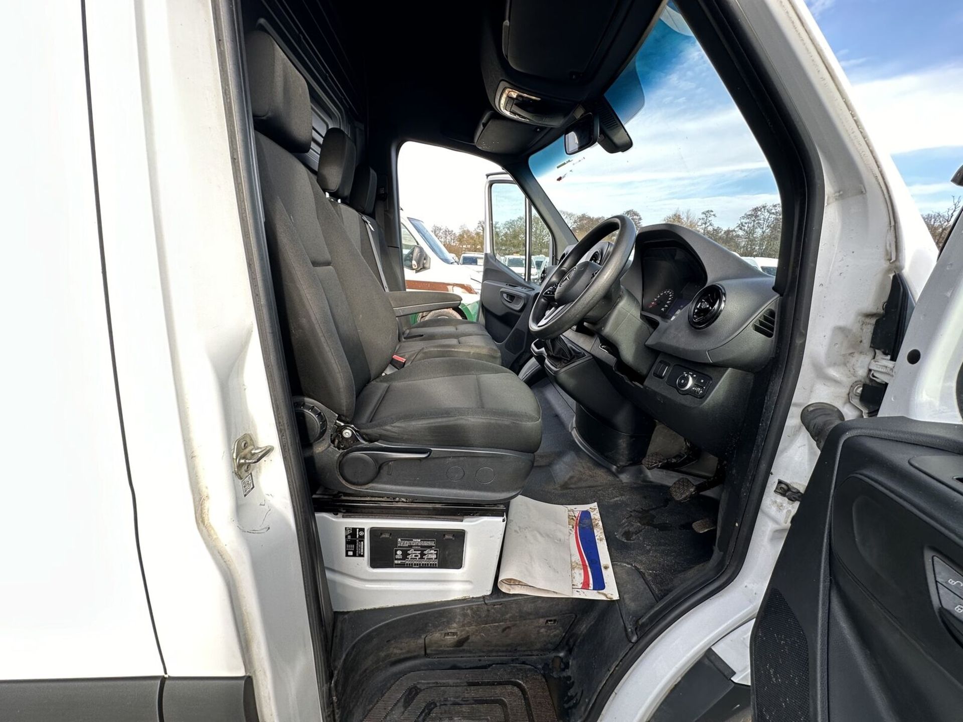 PRACTICAL POWERHOUSE: 2021 MERCEDES SPRINTER 315CDI RWD - Image 11 of 12