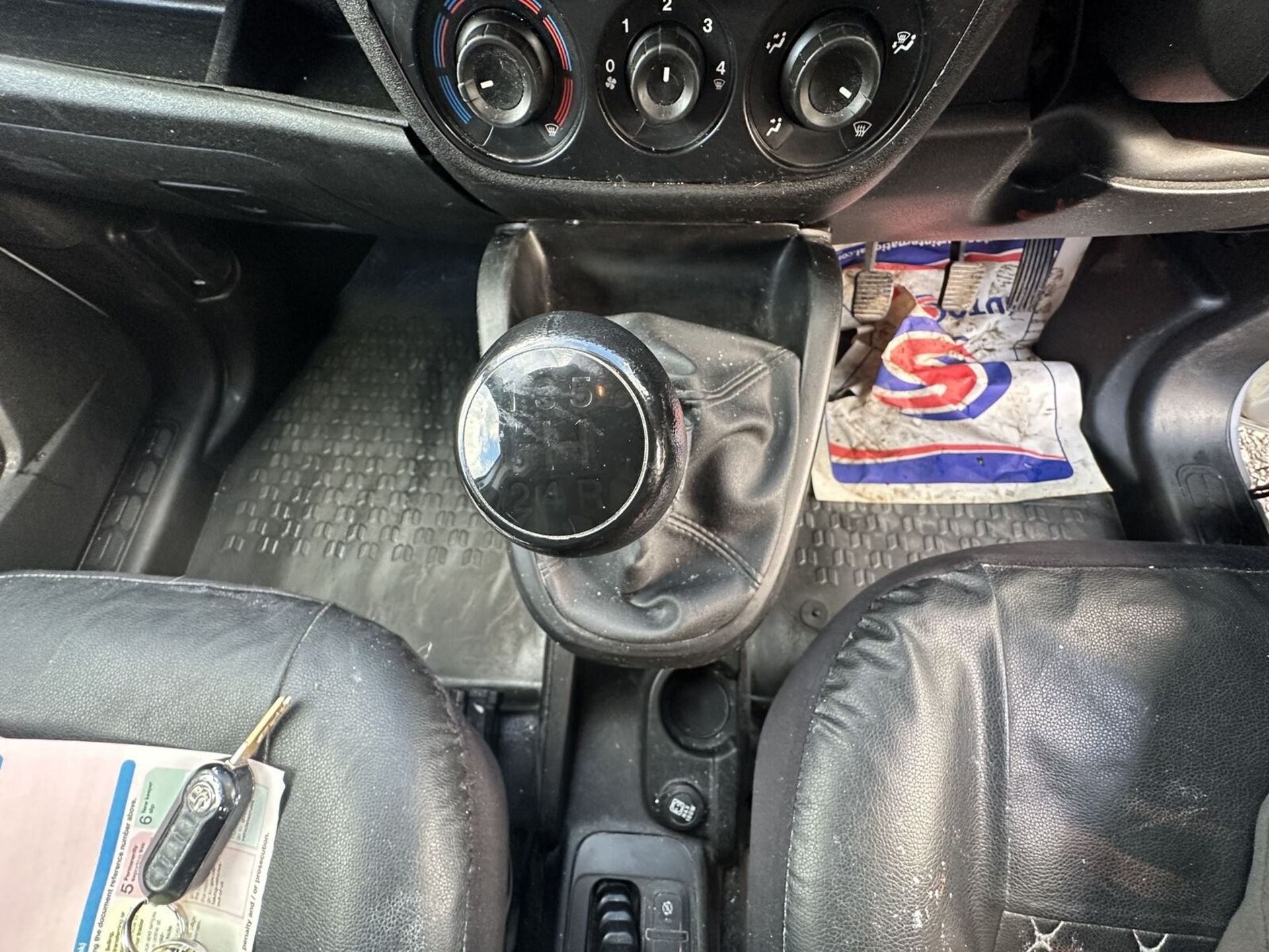 SILVER LINING: VAUXHALL COMBO VAN, SPARES OR REPAIRS >>--NO VAT ON HAMMER--<< - Image 4 of 18