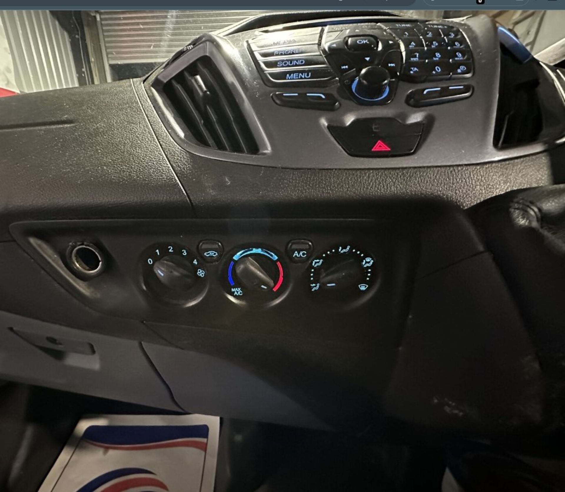 RUGGED ELEGANCE: 2017 FORD TRANSIT CUSTOM - BUILT FOR PERFORMANCE >>--NO VAT ON HAMMER--<< - Image 7 of 14