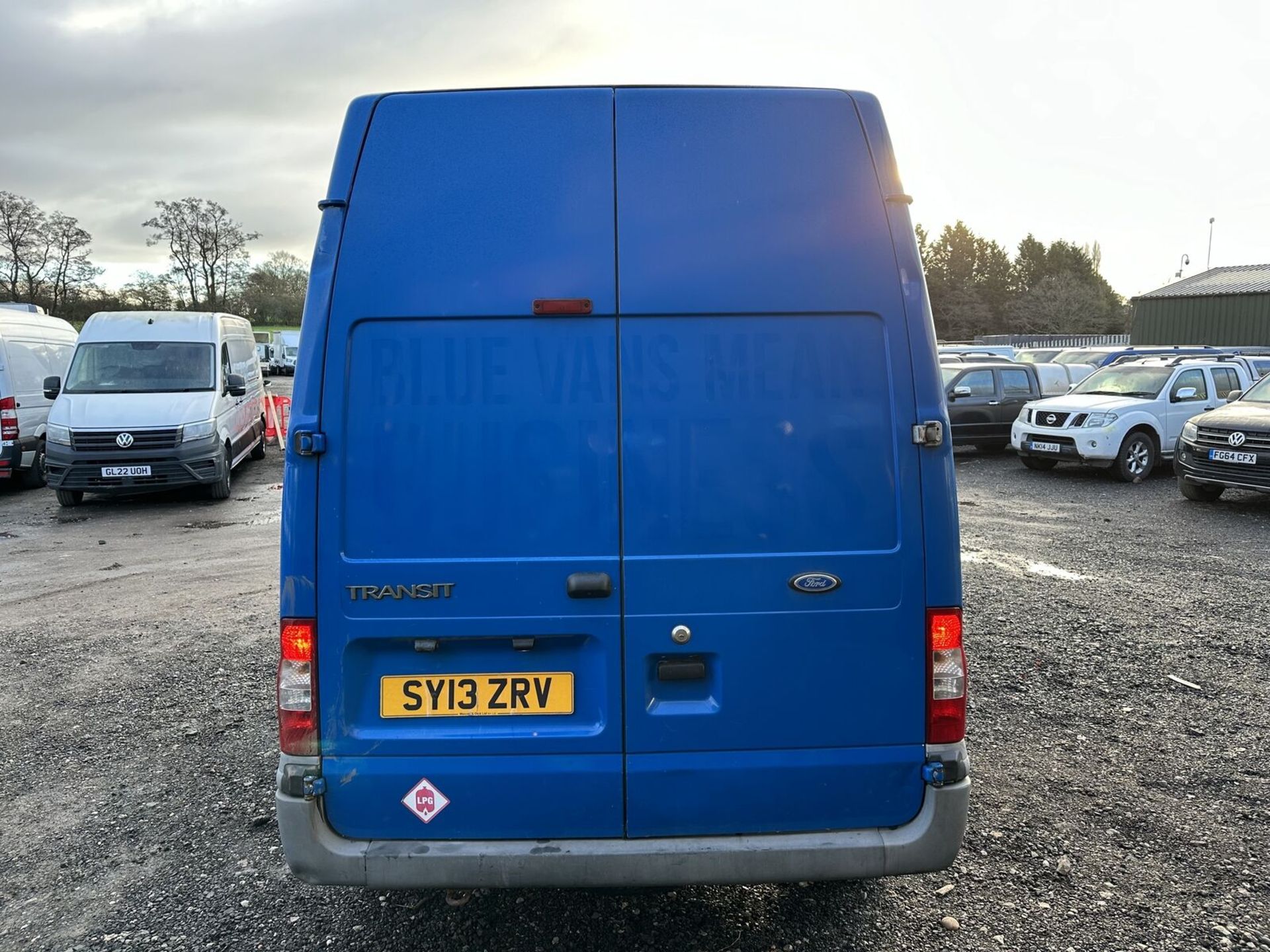 BLUE HIGH TOP CAMPER VAN: HIT THE ROAD IN STYLE AND COMFORT >>--NO VAT ON HAMMER--<< - Image 2 of 20