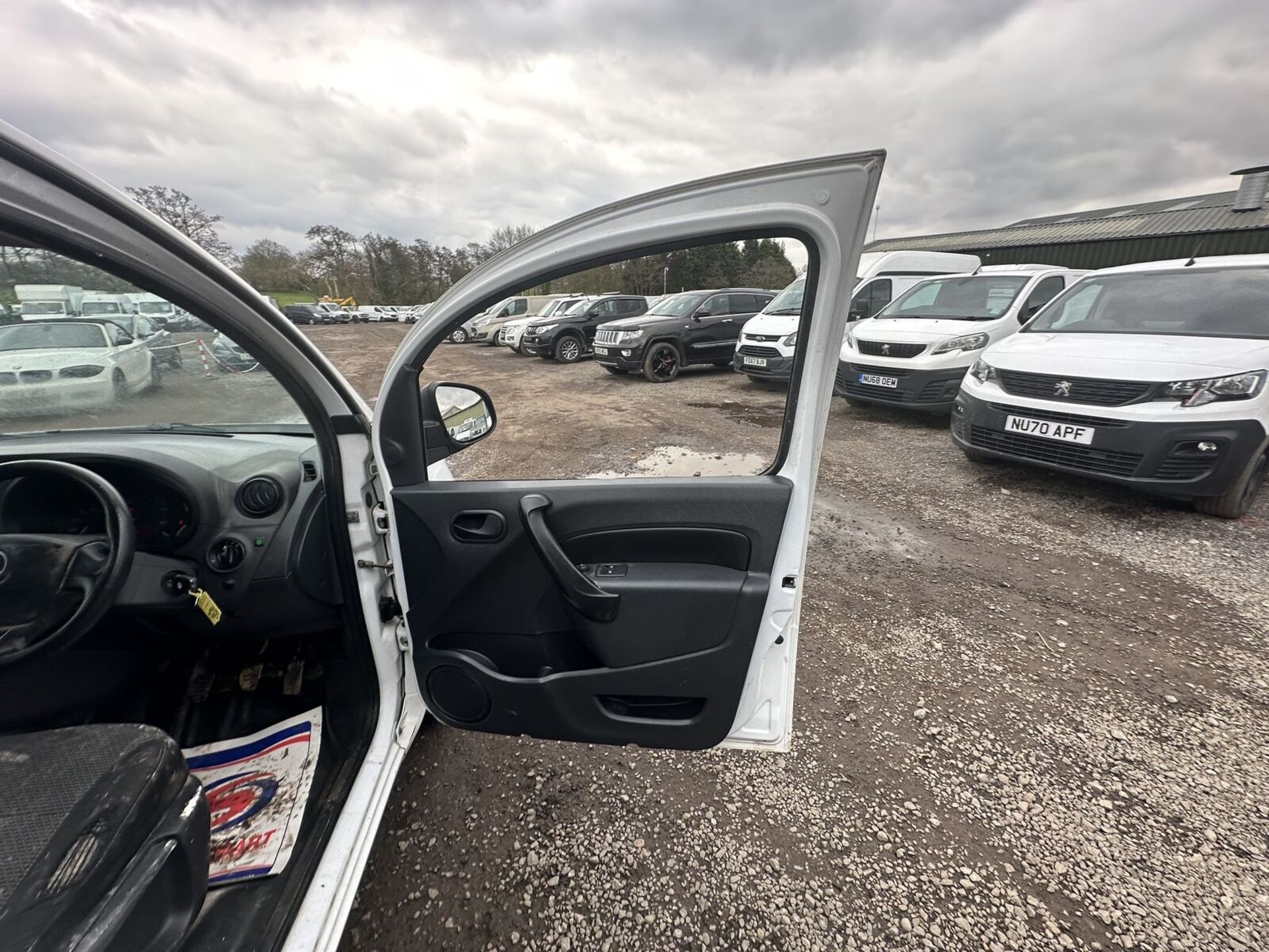 FIXER-UPPER OPPORTUNITY: 2014 MERCEDES CITAN LONG DIESEL VAN >>--NO VAT ON HAMMER--<< - Image 9 of 15