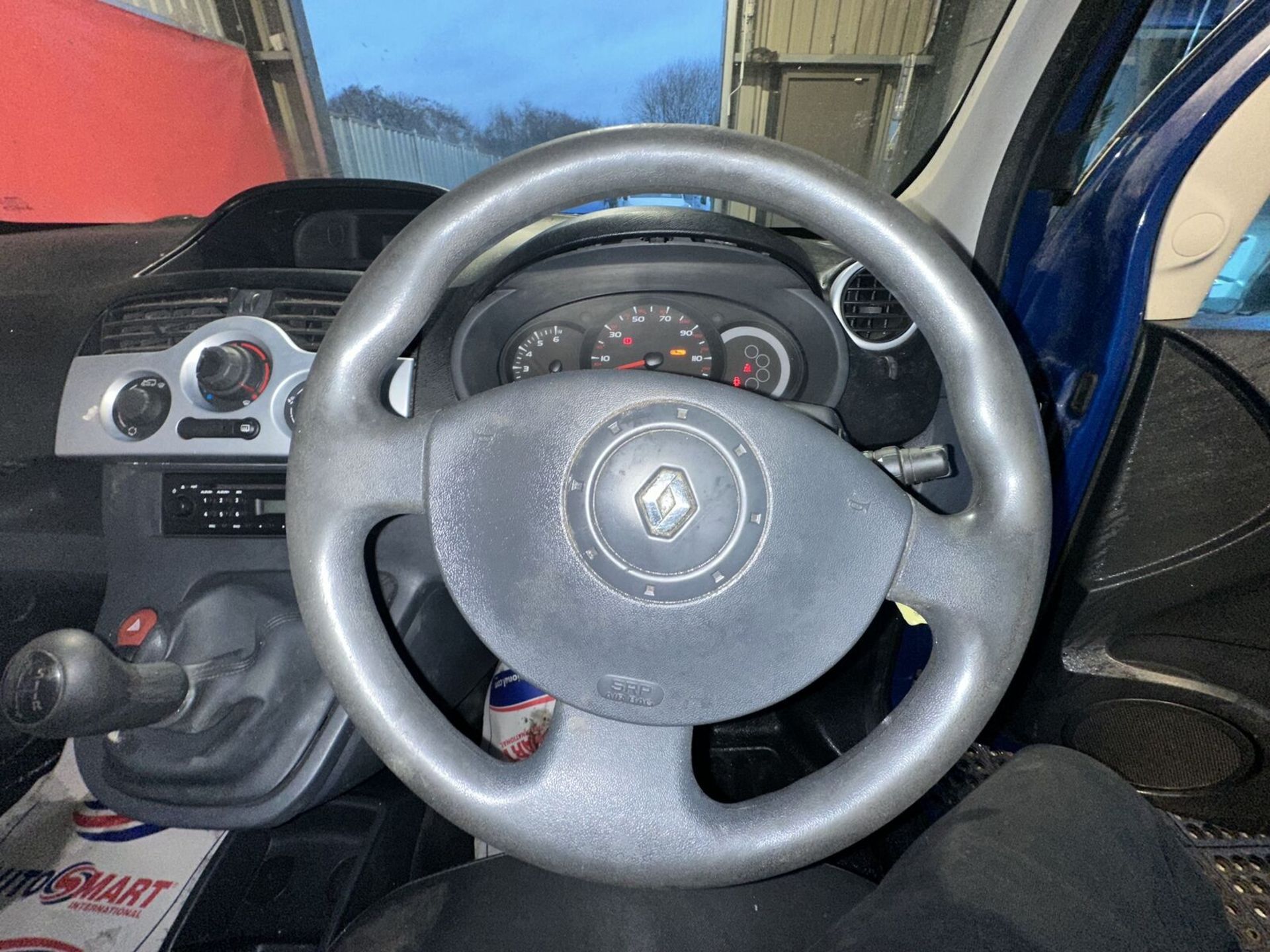 READY FOR ACTION: 62 PLATE RENAULT KANGOO MAXI CREW CAB >>--NO VAT ON HAMMER--<< - Image 10 of 13