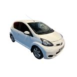 WHITE WONDER: 2012 TOYOTA AYGO GO VVT-I, PERFECT URBAN HATCH >>--NO VAT ON HAMMER--<<