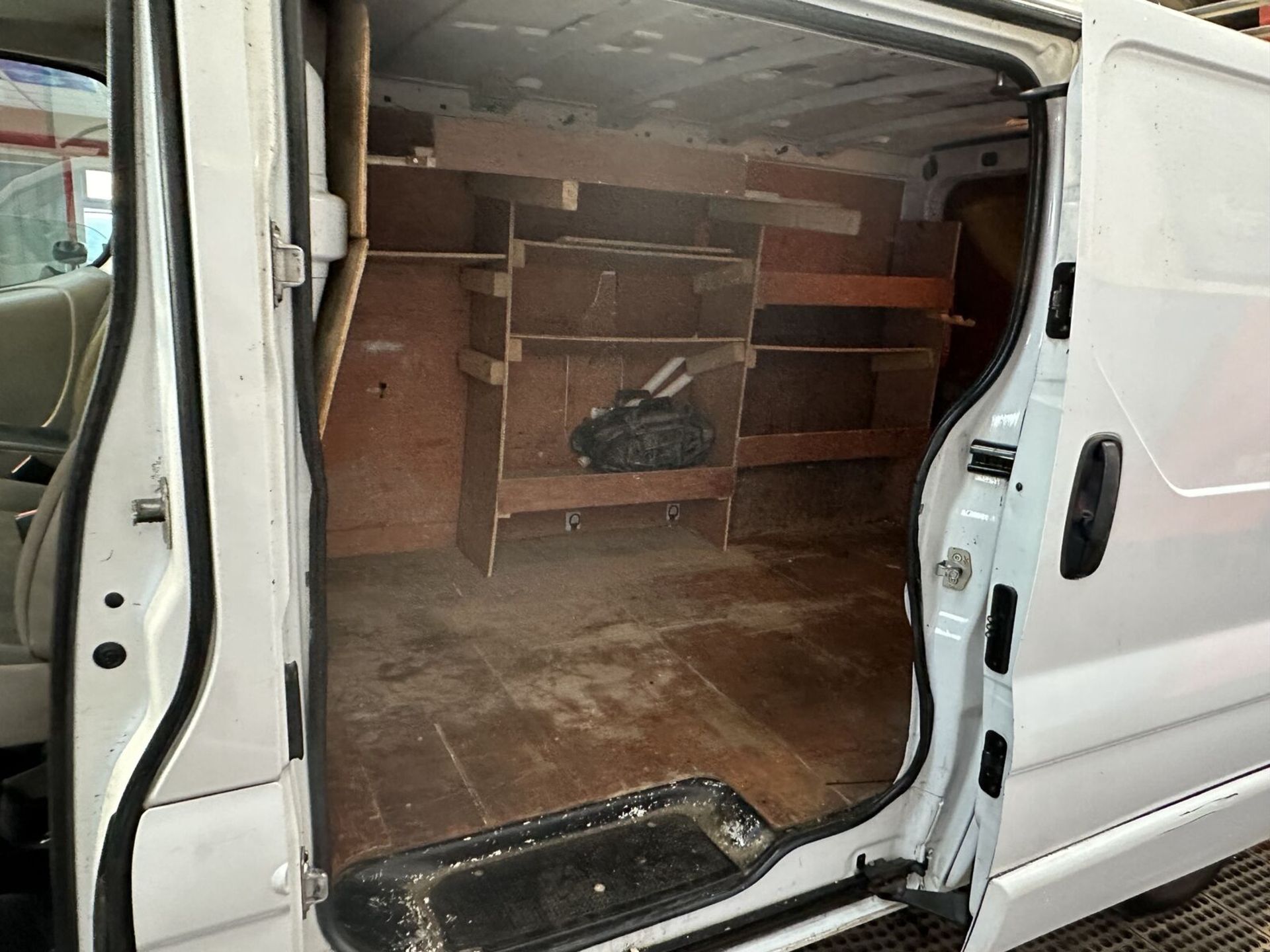 RHINO-READY WORKHORSE: 63 PLATE VAUXHALL VIVARO TRAFIC SPORTIVE VAN >>--NO VAT ON HAMMER--<< - Image 15 of 15