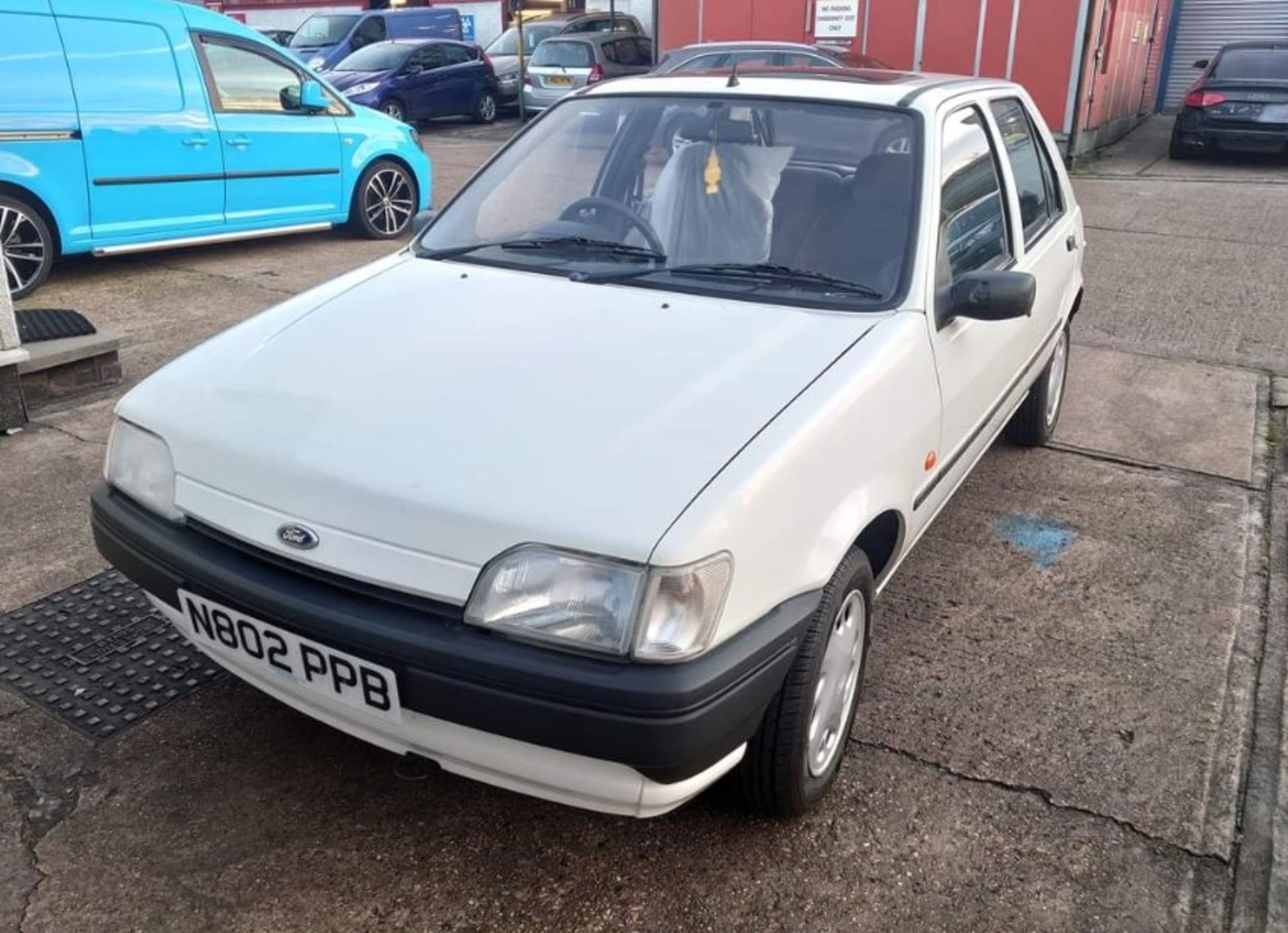 FIESTA 1.3 EQUIPE 1 PREVIOUS OWNER 22K MILES - NO VAT ON HAMMER - Bild 3 aus 9