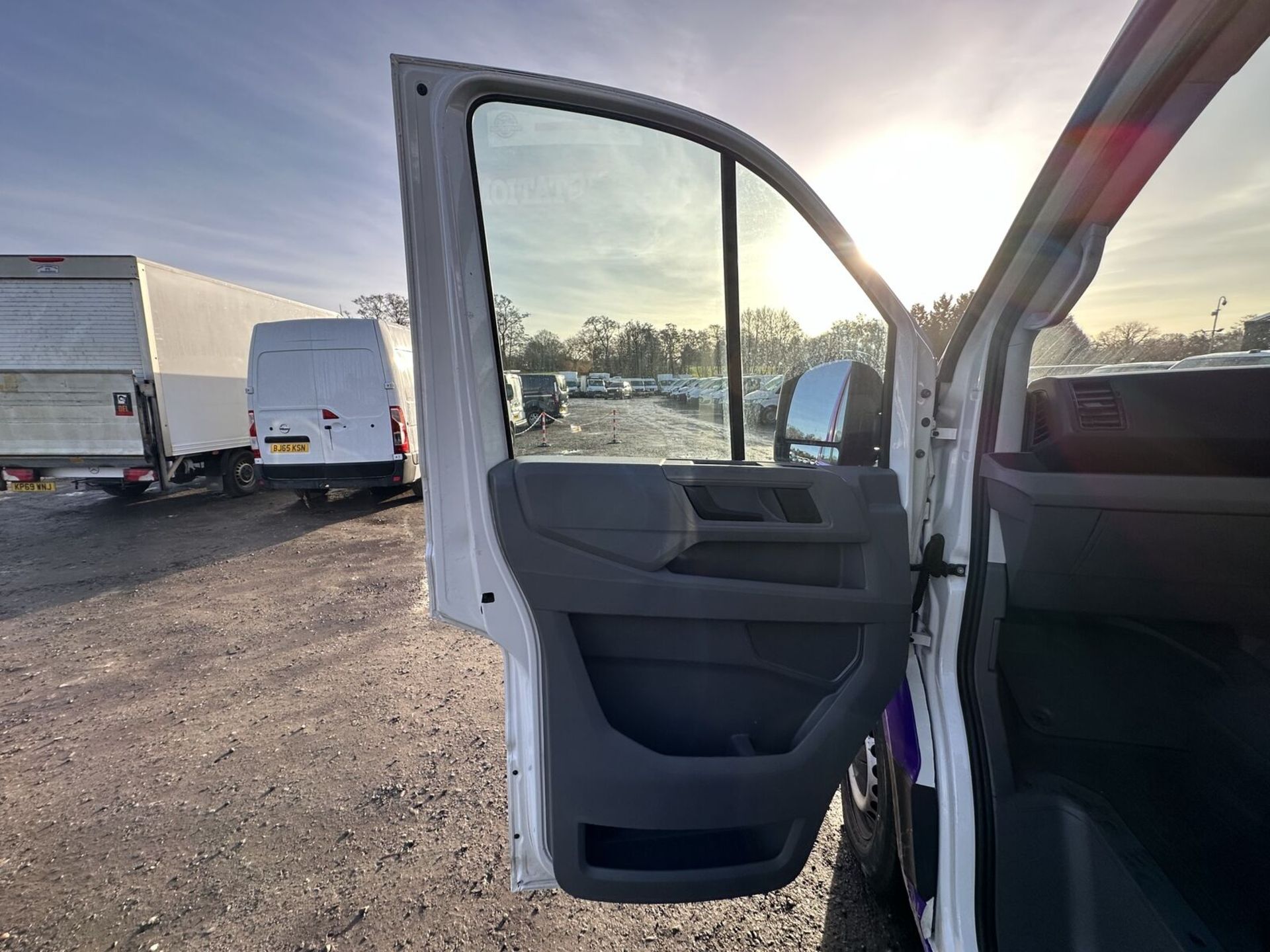 FRESH MOVES: VOLKSWAGEN CRAFTER FRIDGE VAN - TOP SPEC GEM - Image 6 of 16