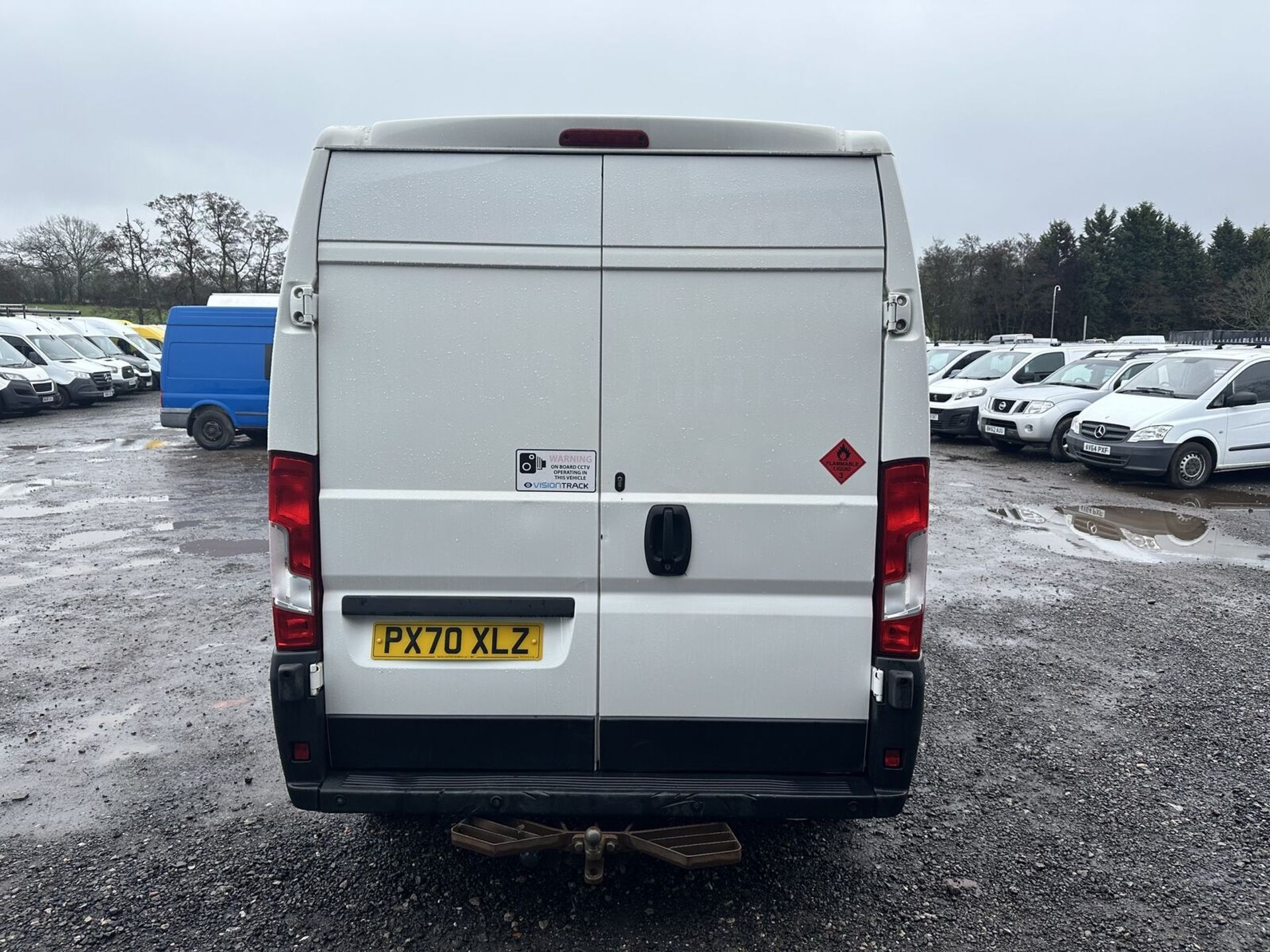 WHITE WONDER: 70 PLATE PEUGEOT BOXER PANEL VAN - Image 4 of 15