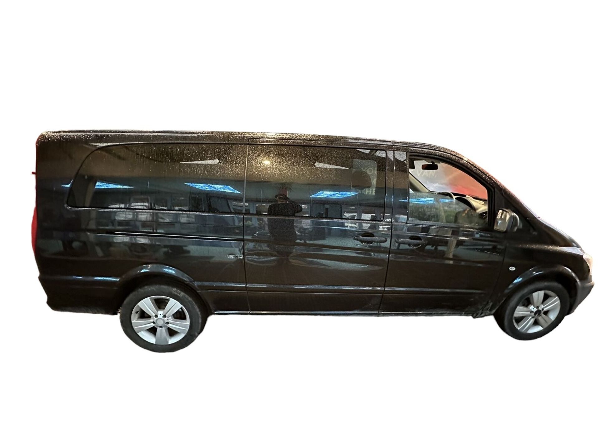 SLEEK SHUTTLE: MERCEDES VITO TRAVELINER FACTORY CREW CAB COMPACT >>--NO VAT ON HAMMER--<<