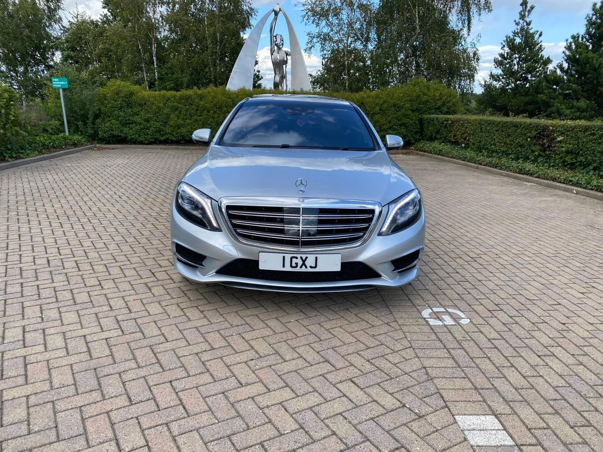 2015 MERCEDES S-CLASS: LUXURY AND PERFORMANCE WITH 94K MILES >>--NO VAT ON HAMMER--<< - Image 20 of 22