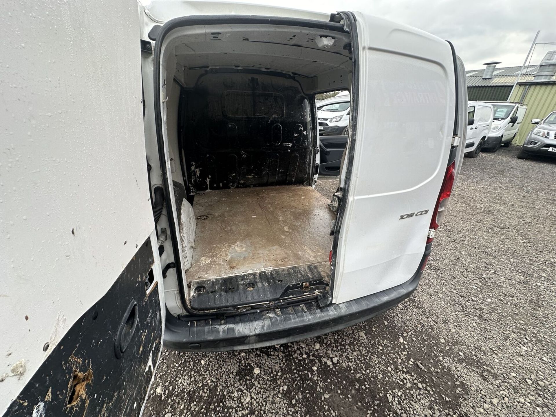 FIXER-UPPER OPPORTUNITY: 2014 MERCEDES CITAN LONG DIESEL VAN >>--NO VAT ON HAMMER--<< - Image 11 of 15