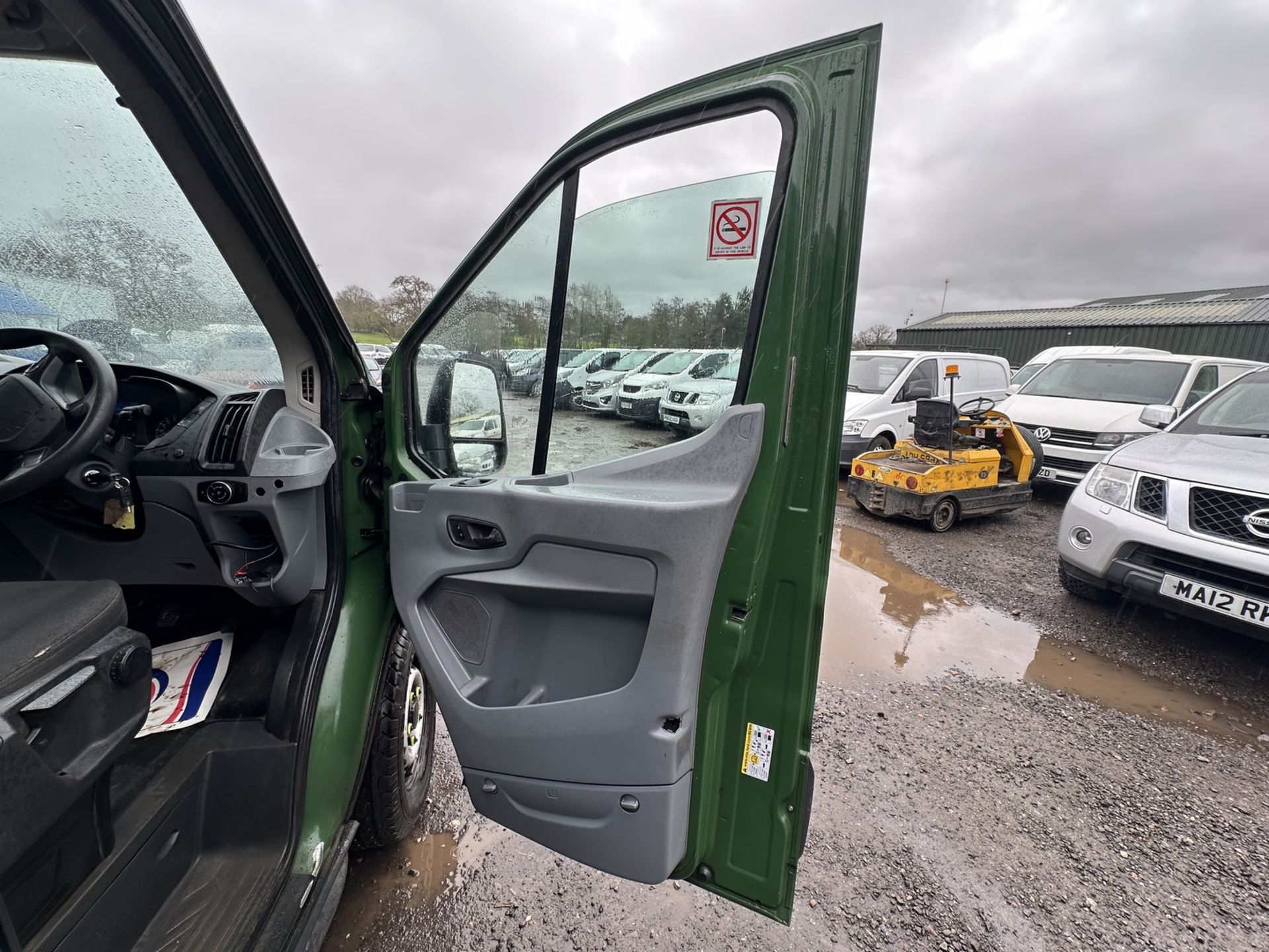 GREEN MACHINE: 2016 FORD TRANSIT 350 L3, LOW MILEAGE WORKHORSE >>--NO VAT ON HAMMER--<< - Image 10 of 13