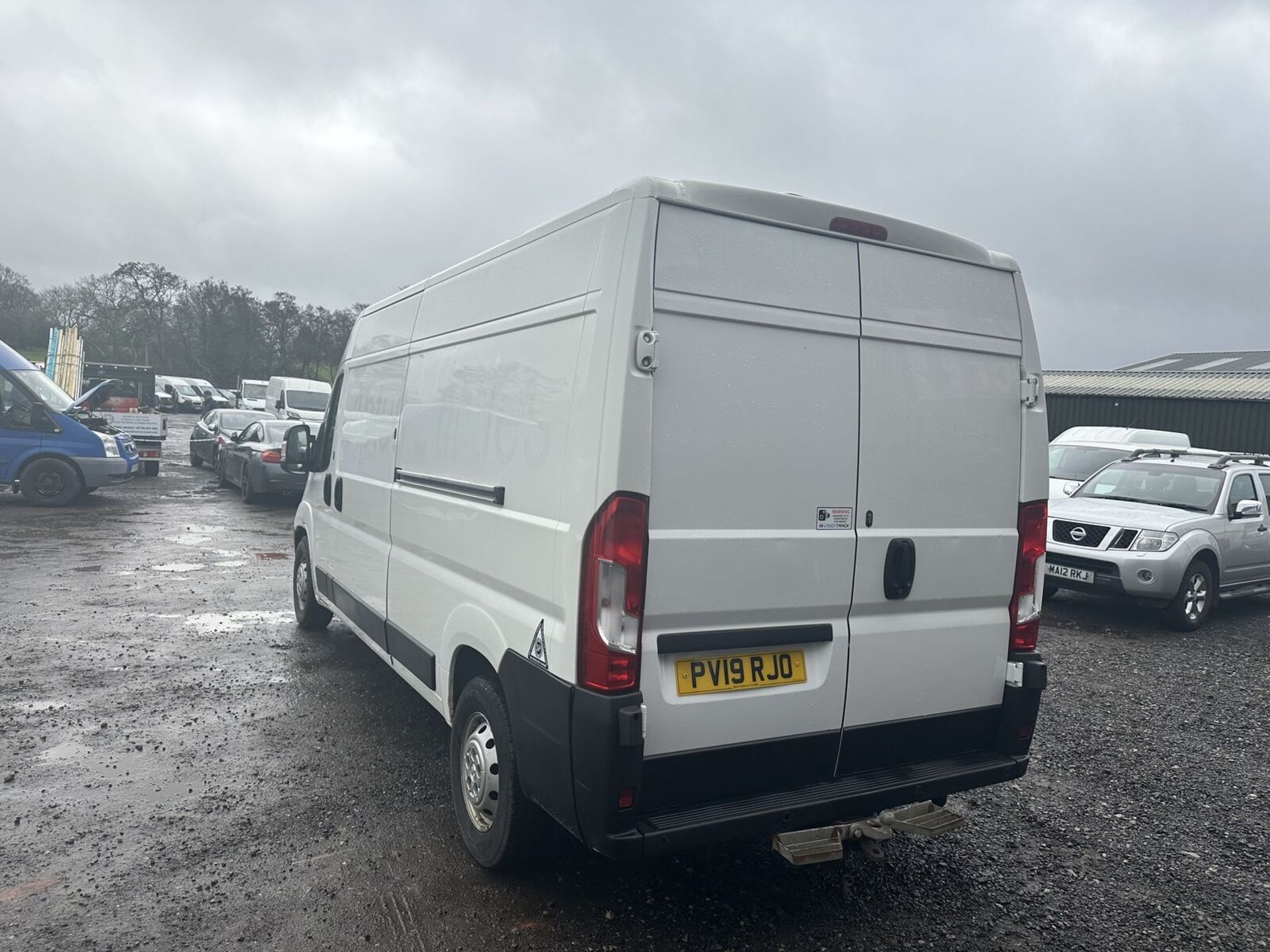 WHITE WORKHORSE: 2019 PANEL VAN, READY FOR DUTY - Image 9 of 18