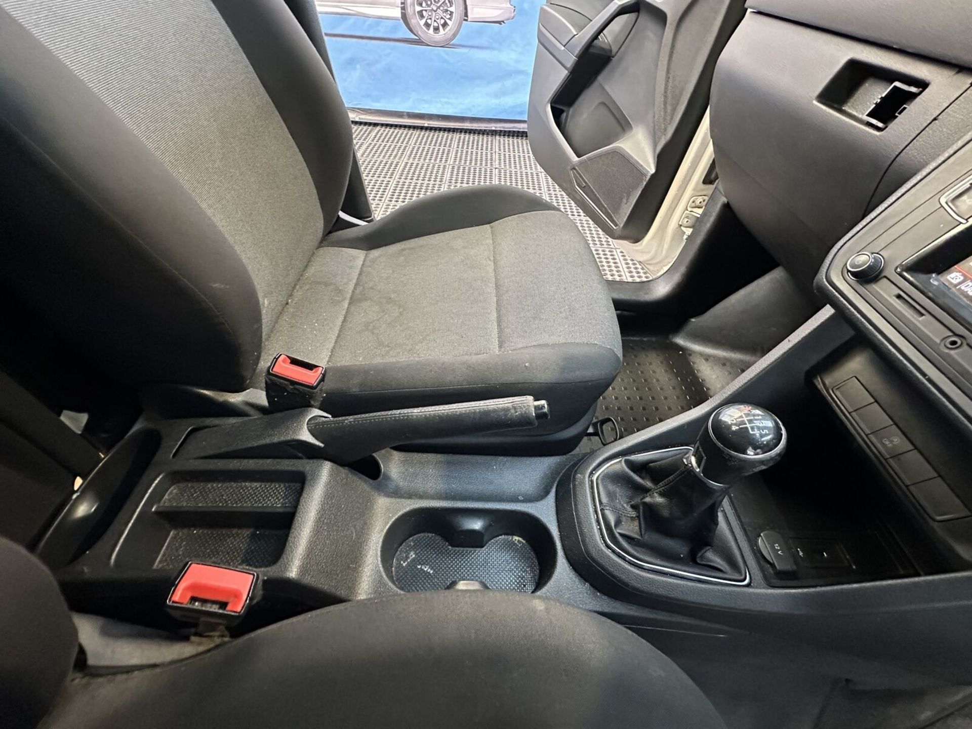 DEPENDABLE DRIVE: 2018 VW CADDY 102PS DIESEL VAN - Image 8 of 13