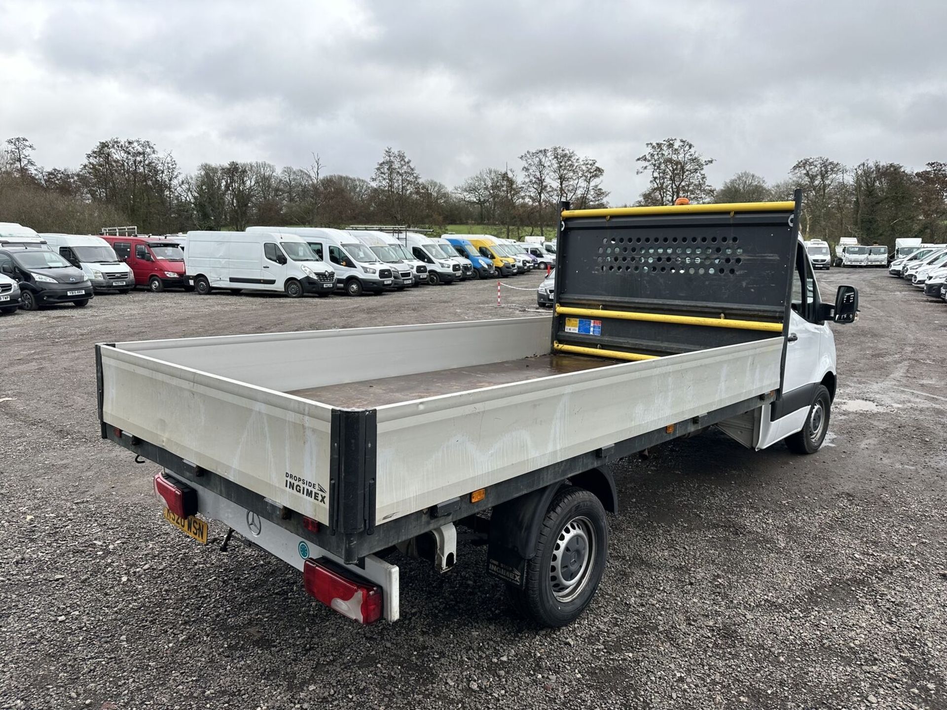 SPRINTER BEAUTY: 2020 MERCEDES FLATBED DROPSIDE - TOP SHAPE - Image 10 of 17