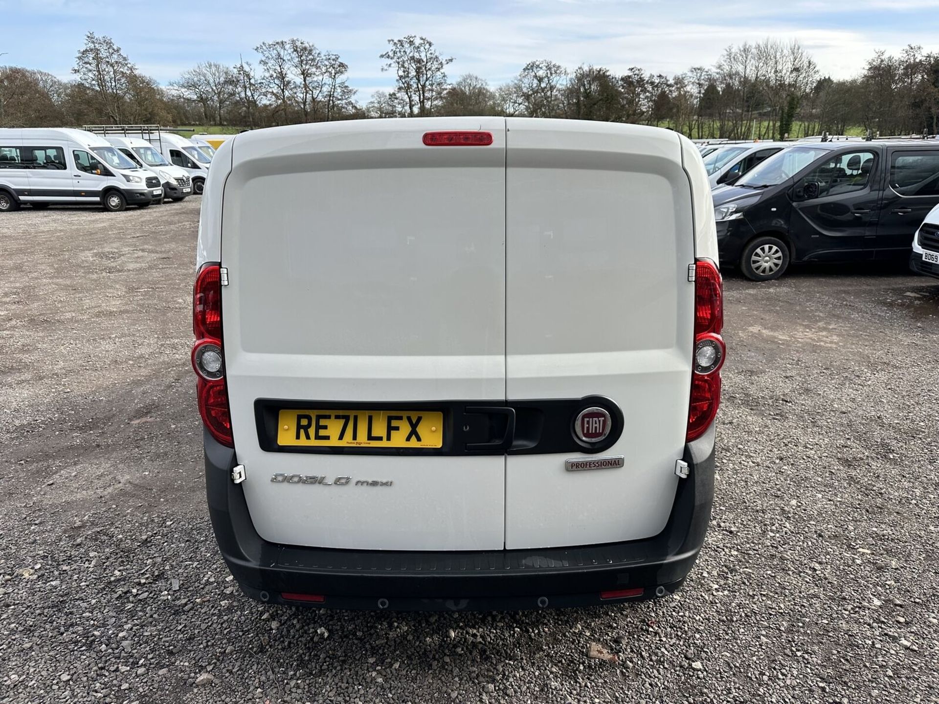 BUDGET WORK VAN: FIAT DOBLO CARGO COMBO MAXI L2 LWB REPAIR >>--NO VAT ON HAMMER--<< - Image 6 of 22