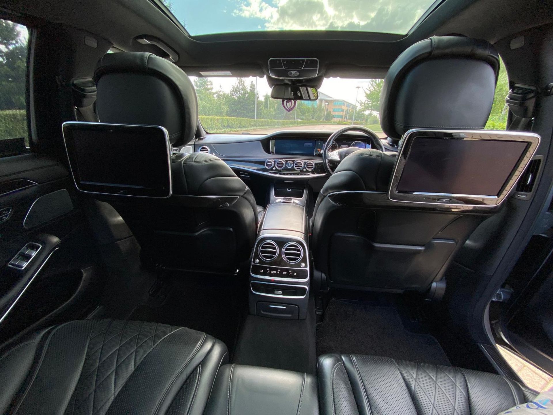 2015 MERCEDES S-CLASS: LUXURY AND PERFORMANCE WITH 94K MILES >>--NO VAT ON HAMMER--<< - Image 6 of 22