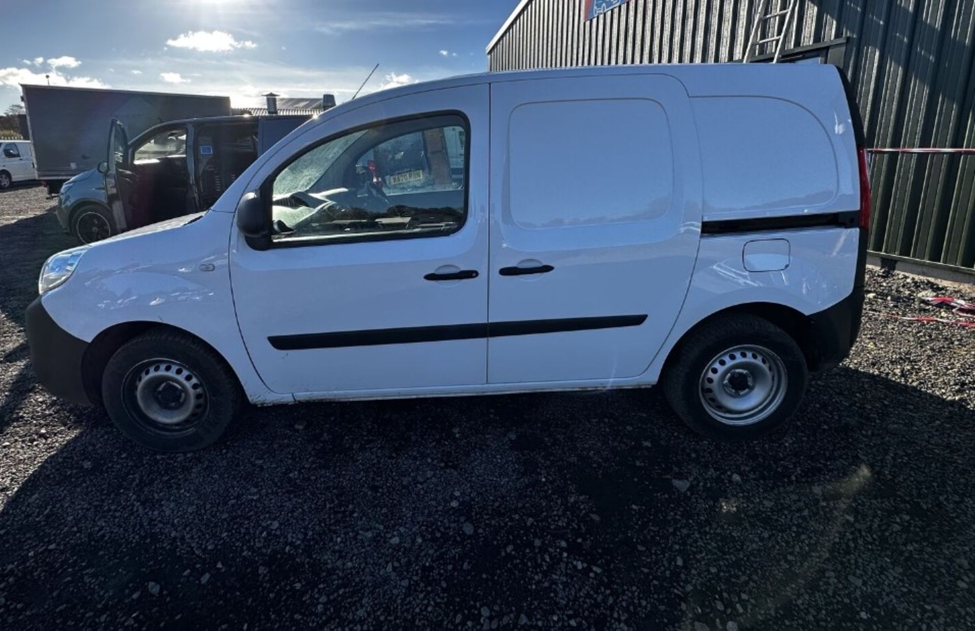 >>--NO VAT ON HAMMER--<< PREMIUM EFFICIENCY: 71 PLATE RENAULT KANGOO BUSINESS VAN - Image 2 of 22