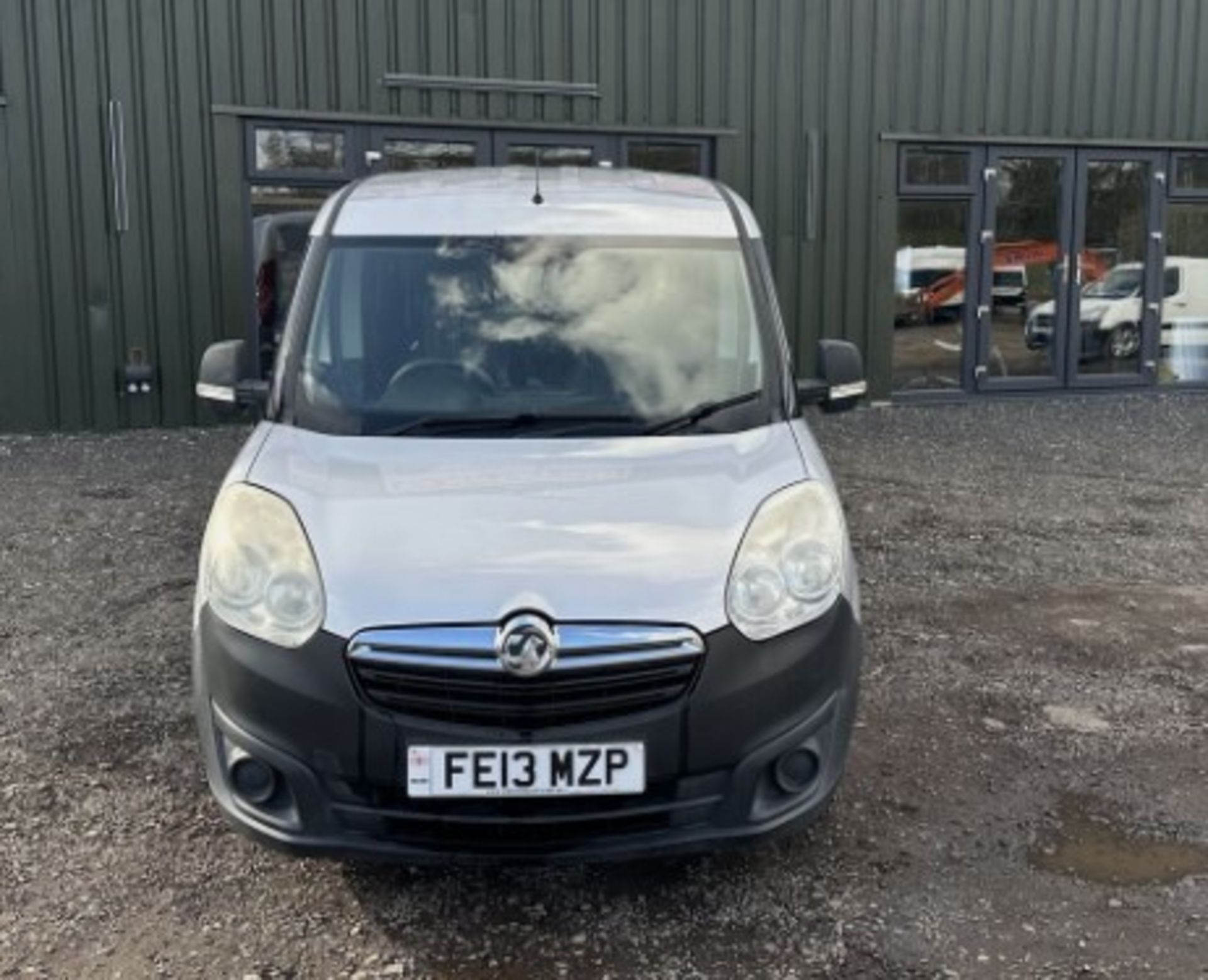 SILVER LINING: VAUXHALL COMBO VAN, SPARES OR REPAIRS >>--NO VAT ON HAMMER--<< - Image 2 of 18