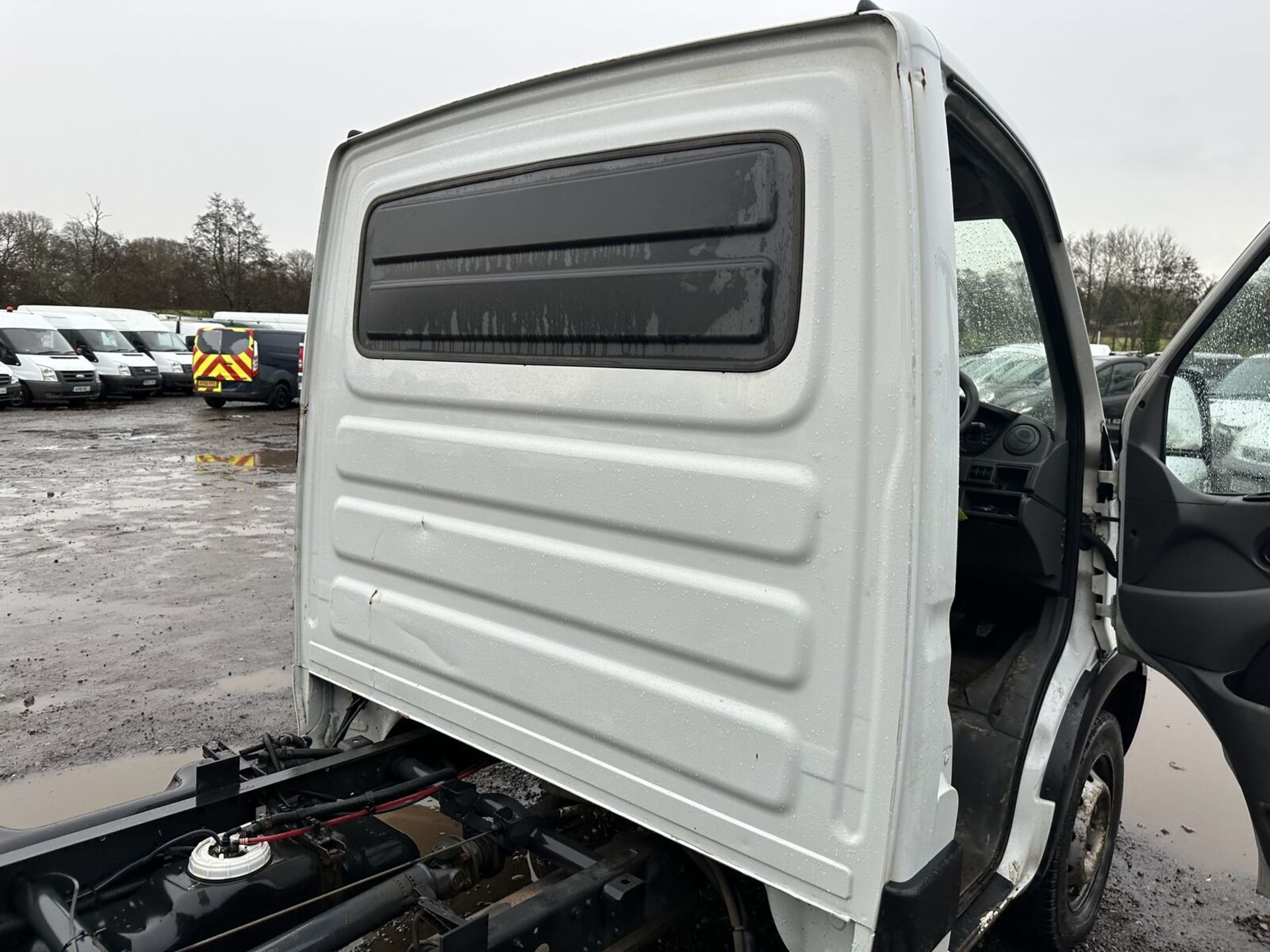 DEAL ALERT: 60 PLATE IVECO DAILY, AUTOMATIC, CLEAN BODY, GEAR ISSUE >>--NO VAT ON HAMMER--<< - Image 5 of 11