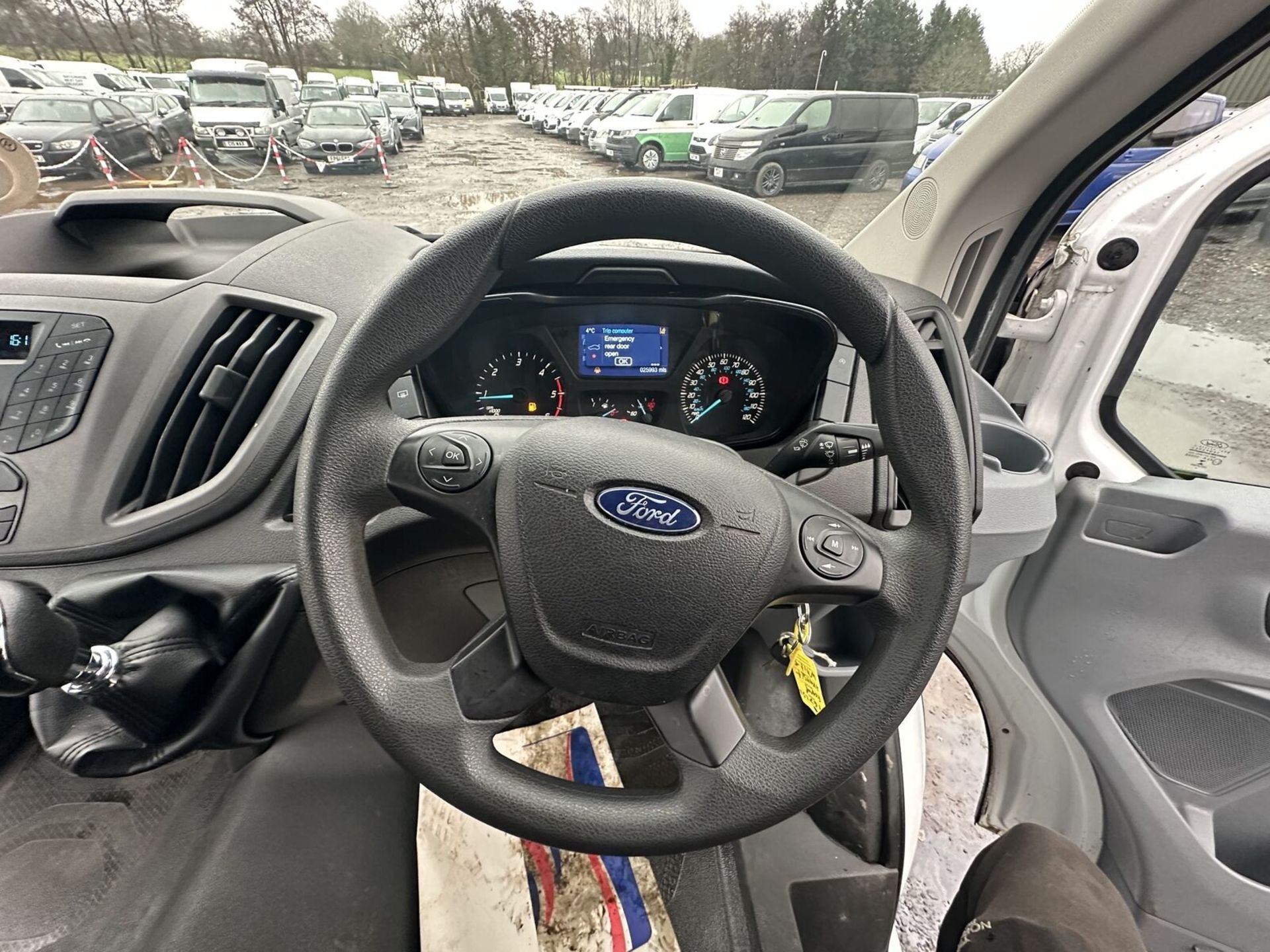 2018 FORD TRANSIT 460 L4 XLWB MINIBUS - LOW MILEAGE, 17 SEATER >>--NO VAT ON HAMMER--<< - Image 15 of 18