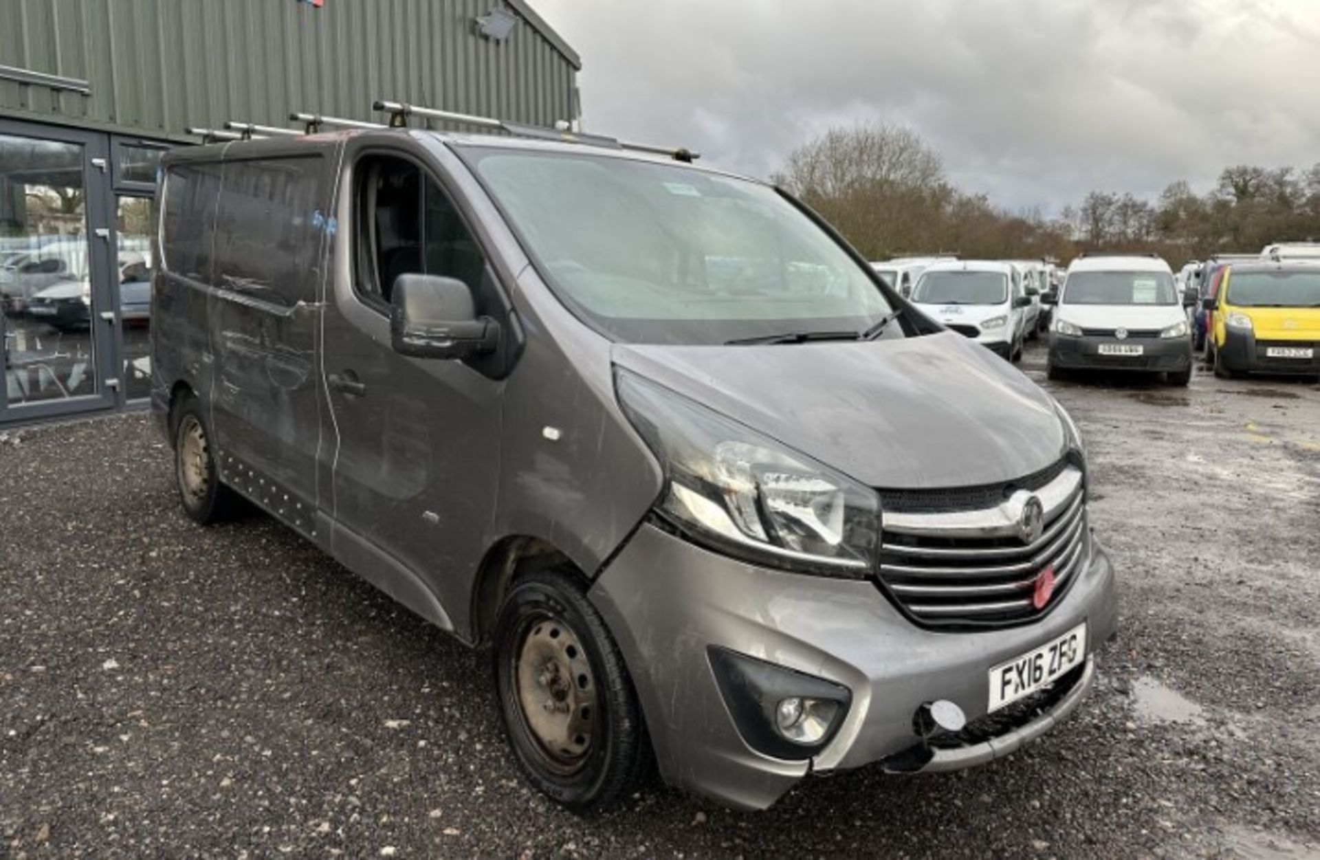 STYLISH CARGO CARRIER: GREY 2016 VAUXHALL VIVARO TRAFIC PANEL VAN >>--NO VAT ON HAMMER--<<