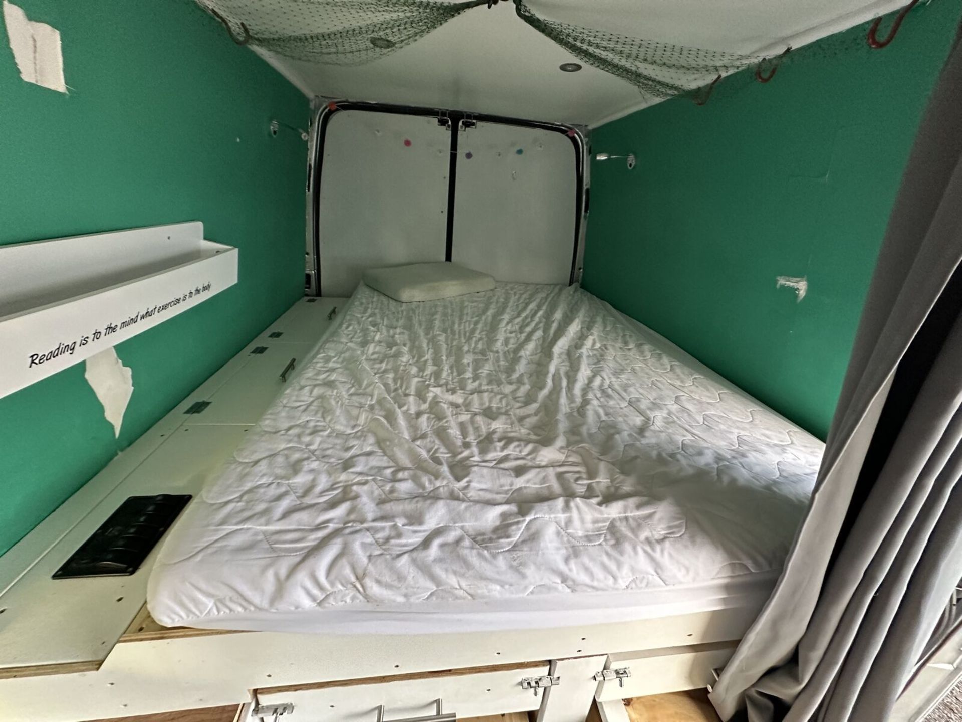 BLUE HIGH TOP CAMPER VAN: HIT THE ROAD IN STYLE AND COMFORT >>--NO VAT ON HAMMER--<< - Image 15 of 20