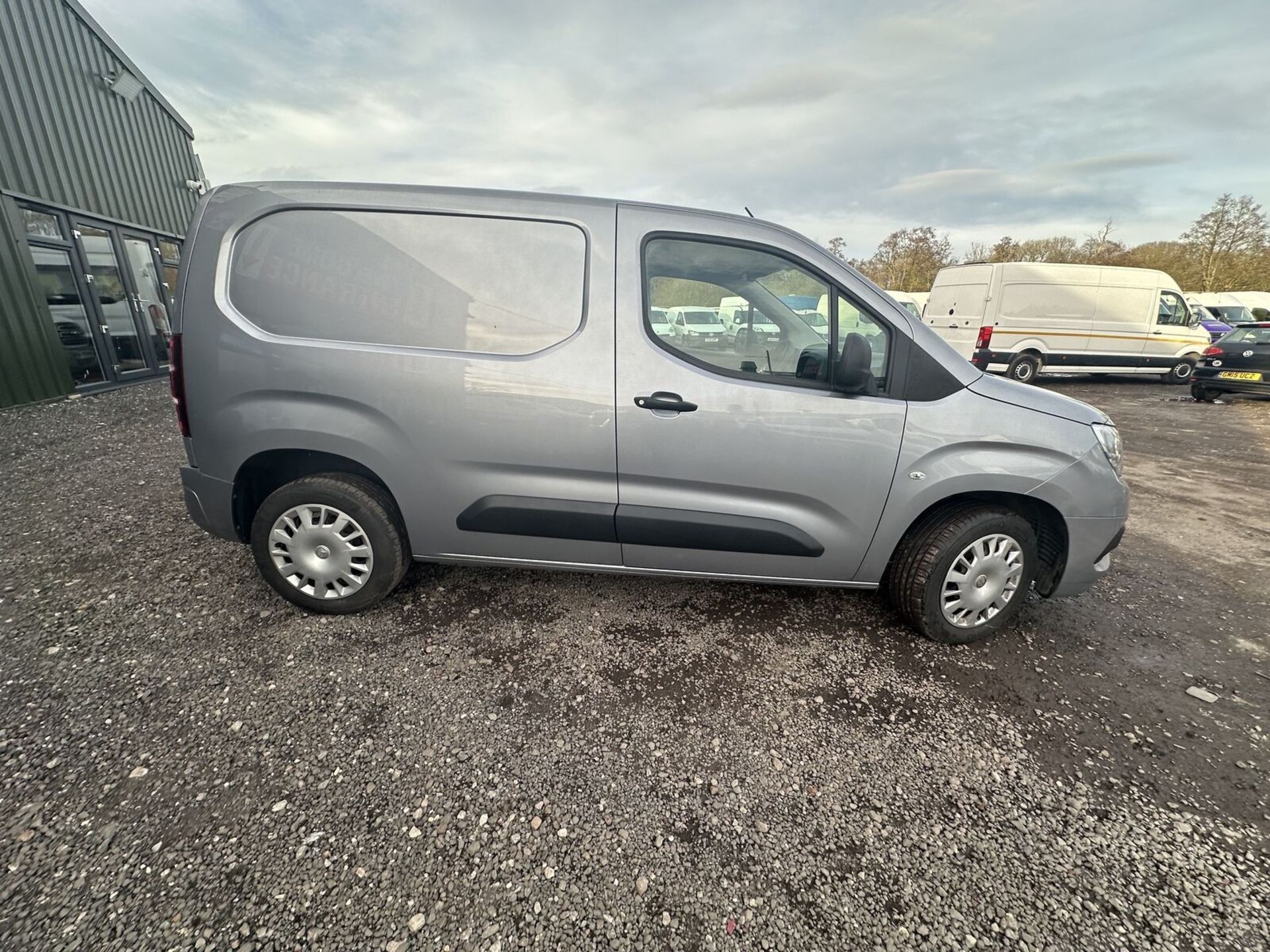 STANDOUT 69 PLATE VAUXHALL COMBO PARTNER: SEIZED ENGINE, CLEAN BODY, SPARES >>--NO VAT ON HAMMER--<< - Image 12 of 15