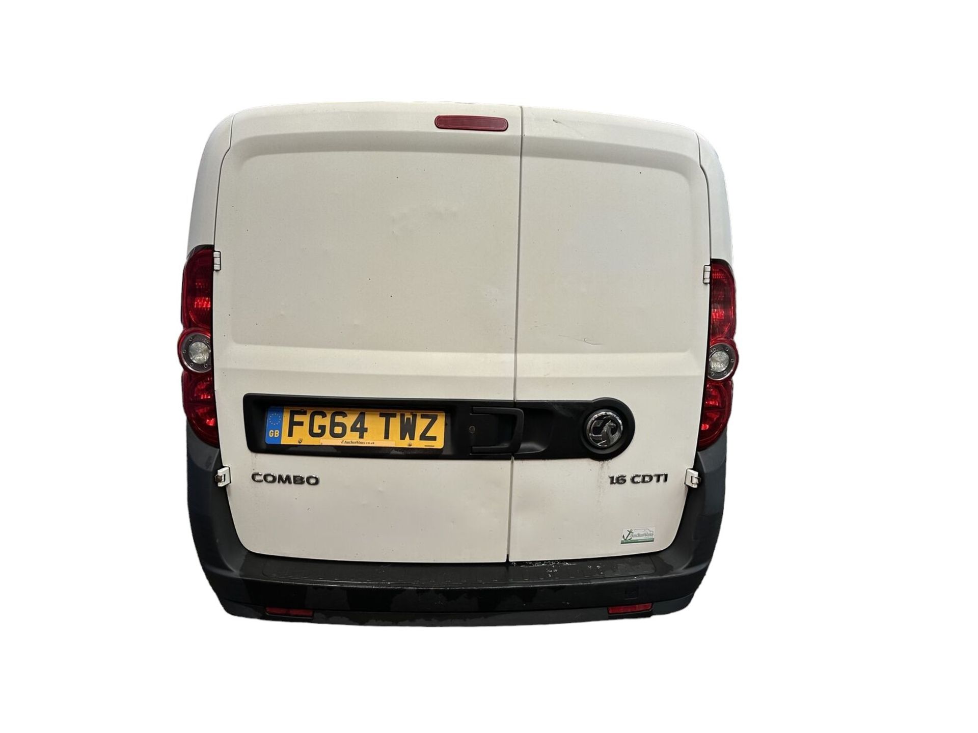 UTILITY AND COMFORT COMBINED: VAUXHALL COMBO DIESEL CREW VAN >>--NO VAT ON HAMMER--<< - Image 8 of 12