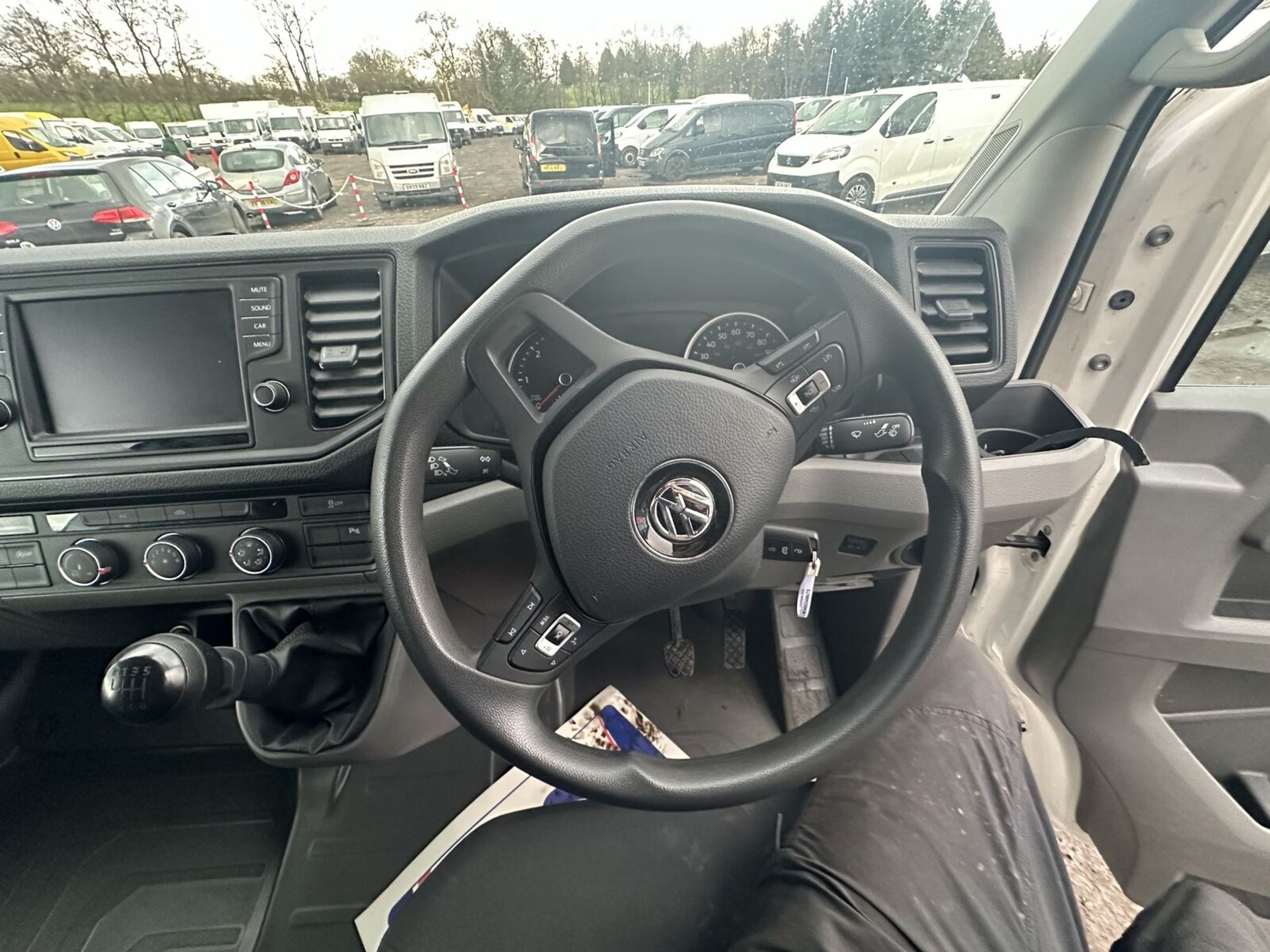 2020 VW CRAFTER: LOW MILES, HIGH POTENTIAL, TIMING BELT ISSUE >>--NO VAT ON HAMMER--<< - Image 8 of 15