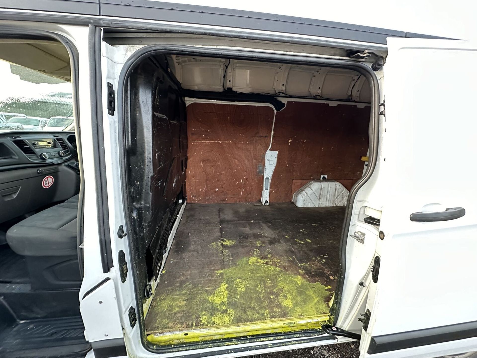 >>--NO VAT ON HAMMER--<< FIX AND DRIVE: EURO 6 FORD TRANSIT CUSTOM, HIGH ROOF VARIANT - Image 13 of 15