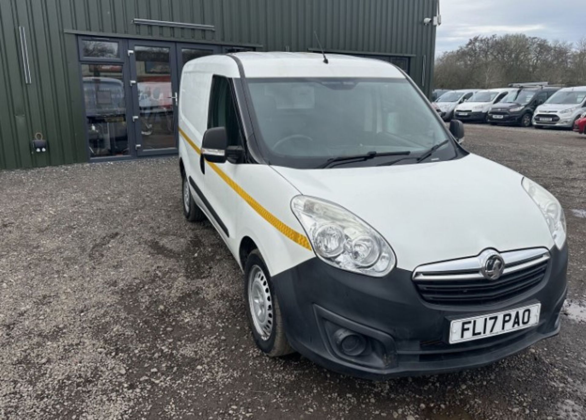 TURBO TLC: LOW MILES VAUXHALL COMBO, EURO 6, SPARES OR REPAIRS >>--NO VAT ON HAMMER--<<