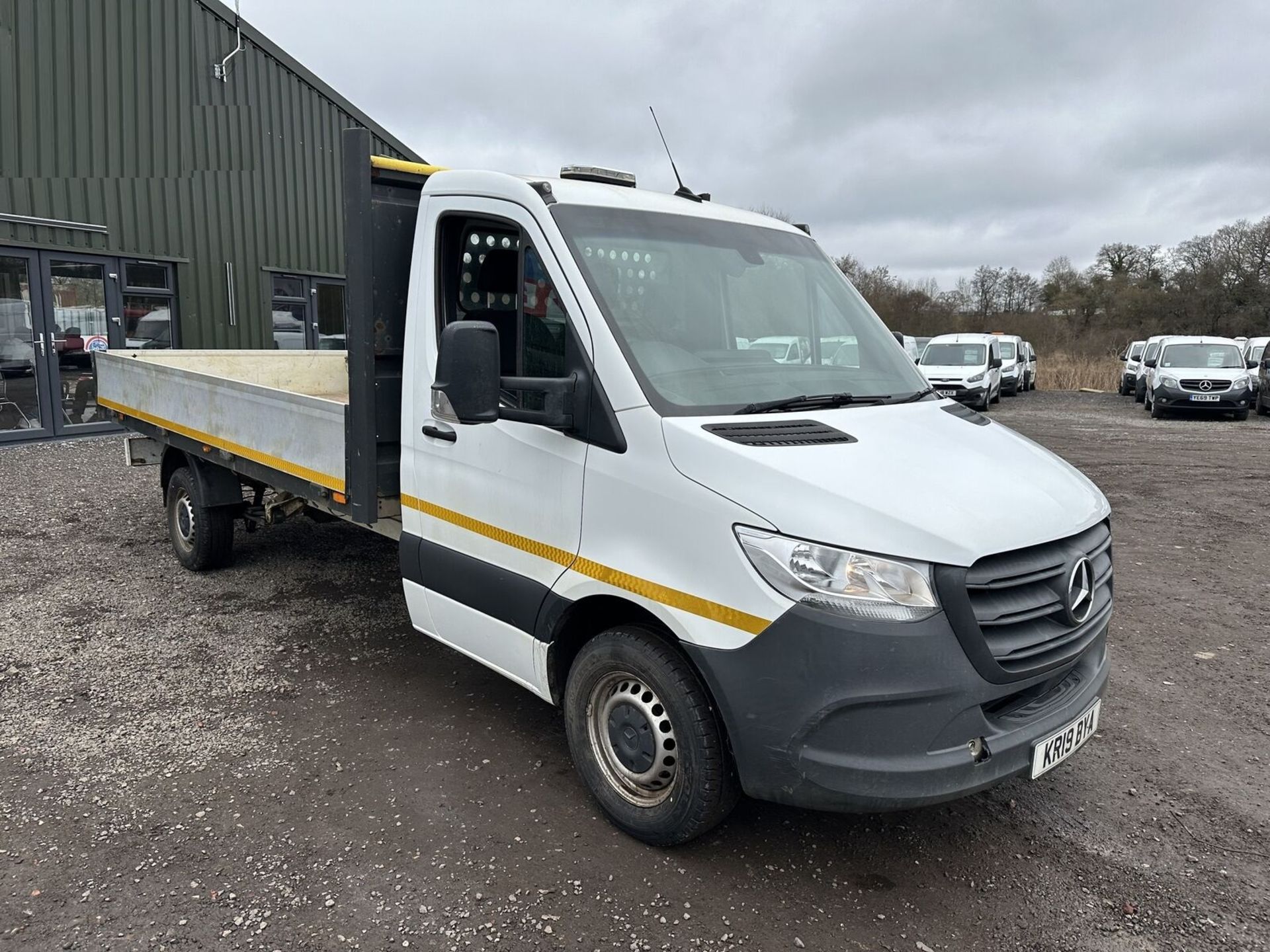 2019 MERCEDES SPRINTER: PRISTINE FLATBED DROP SIDE