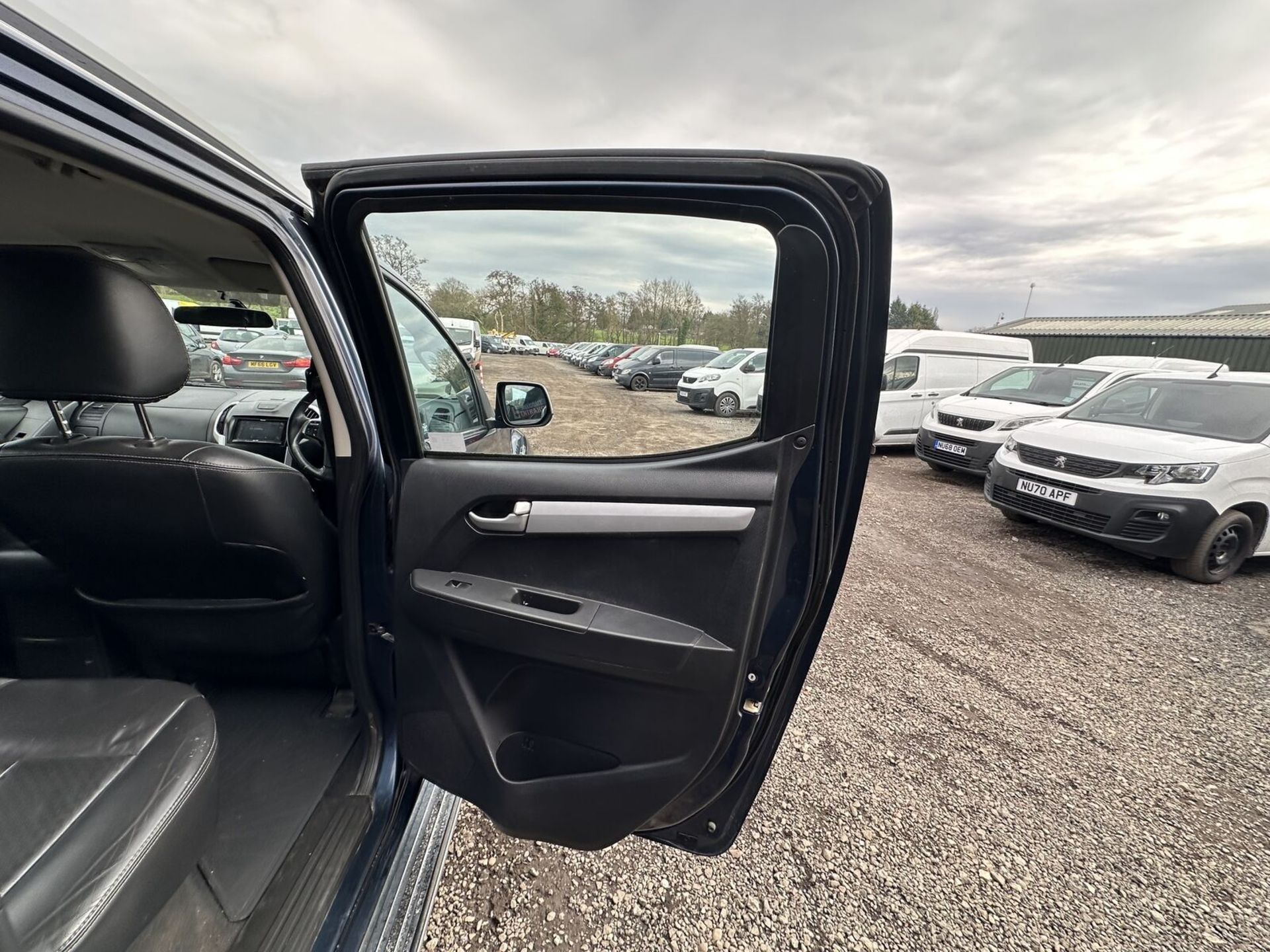 2017 ISUZU D-MAX 4X4: AUTO SPARES OR REPAIRS, READY FOR RESTORATION >>--NO VAT ON HAMMER--<< - Image 15 of 18