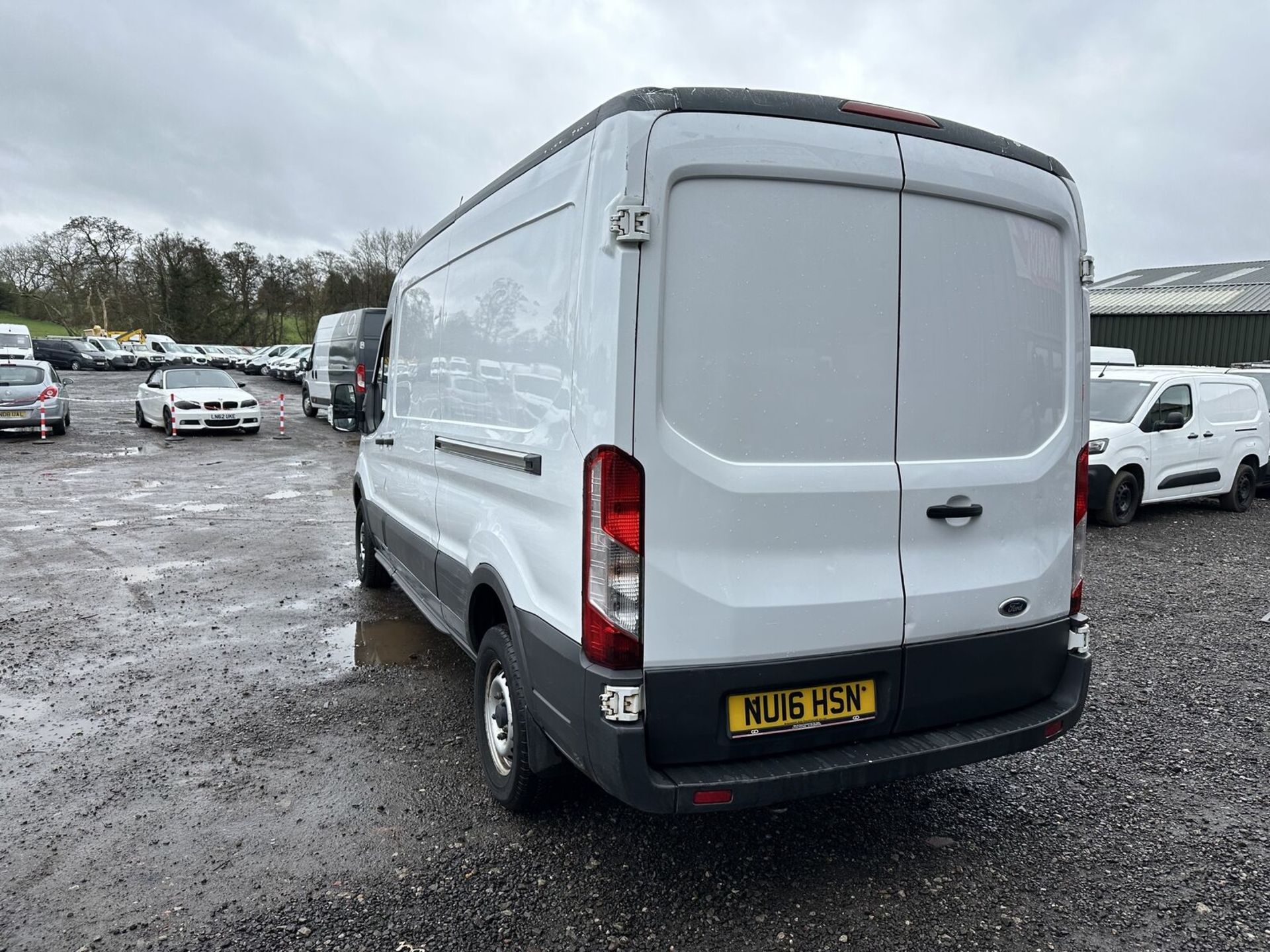 RELIABLE RUNABOUT: 2016 FORD TRANSIT 350 LWB, DIY REPAIR >>--NO VAT ON HAMMER--<< - Image 4 of 15
