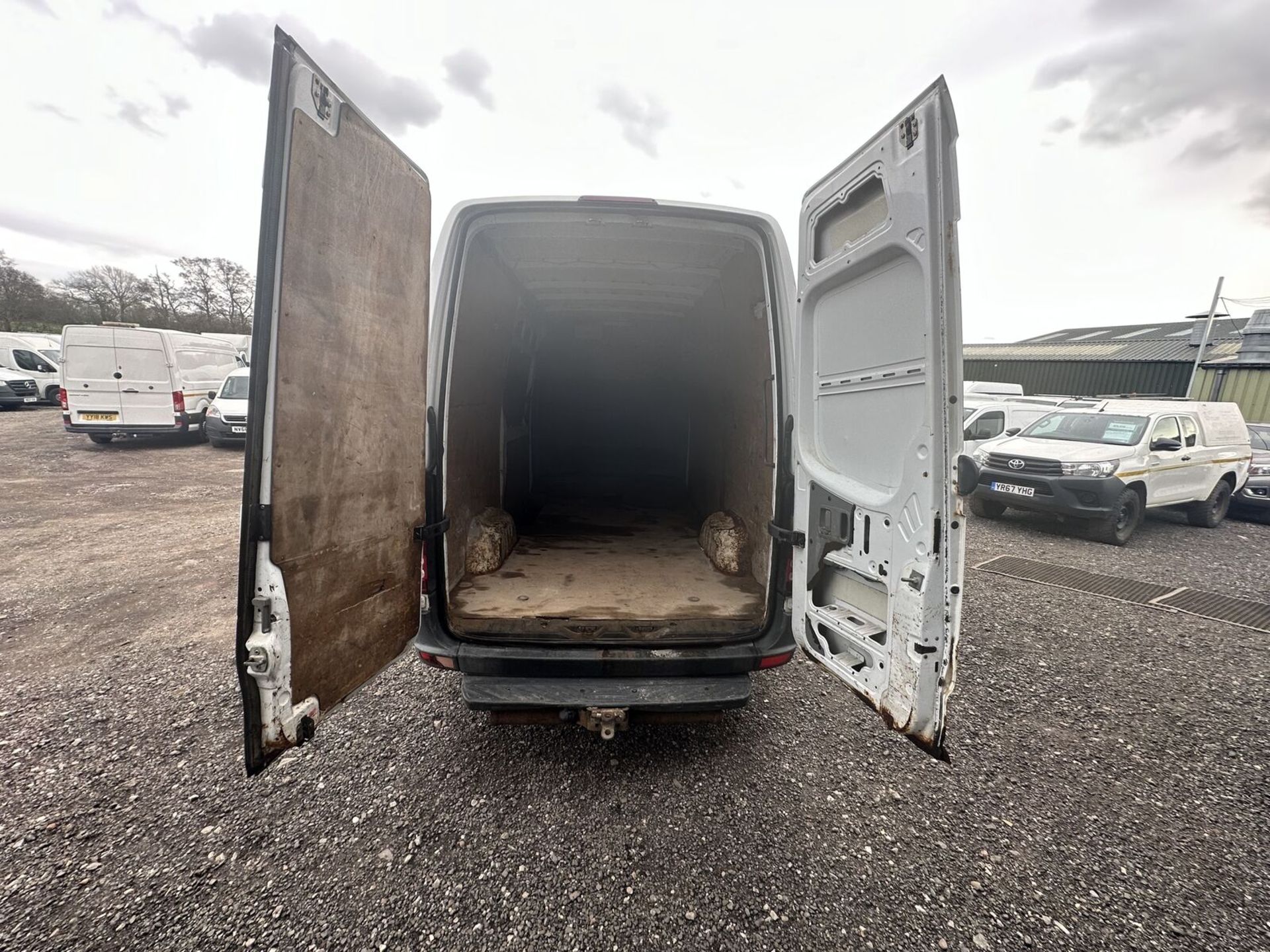 STEAL OF A DEAL: 2010 MERCEDES SPRINTER 313 CDI - QUICK FIX BARGAIN >>--NO VAT ON HAMMER--<< - Image 3 of 15