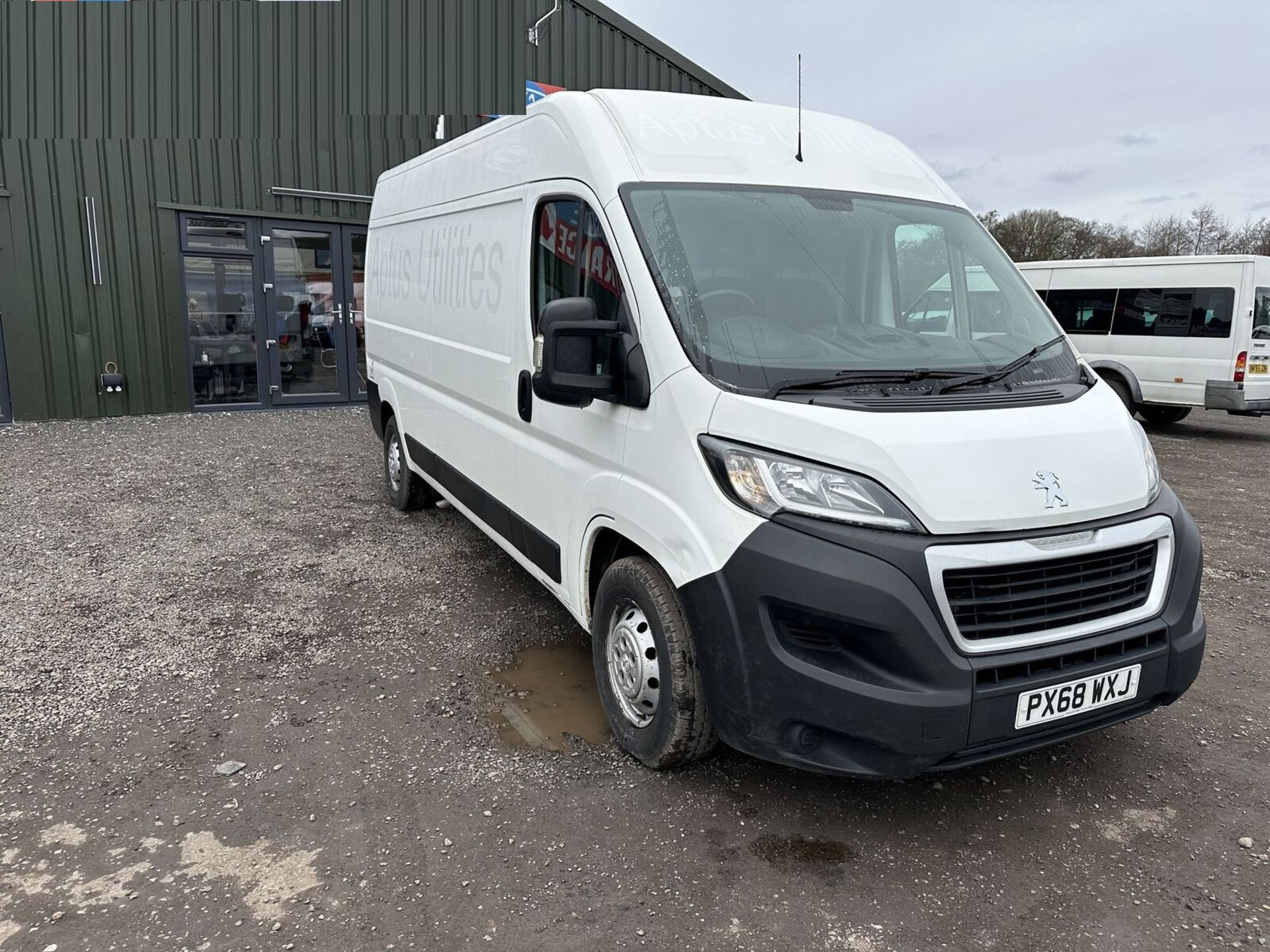 SMOOTH RIDE, READY TO ROLL: PEUGEOT BOXER RELAY DUCATO WORK VAN