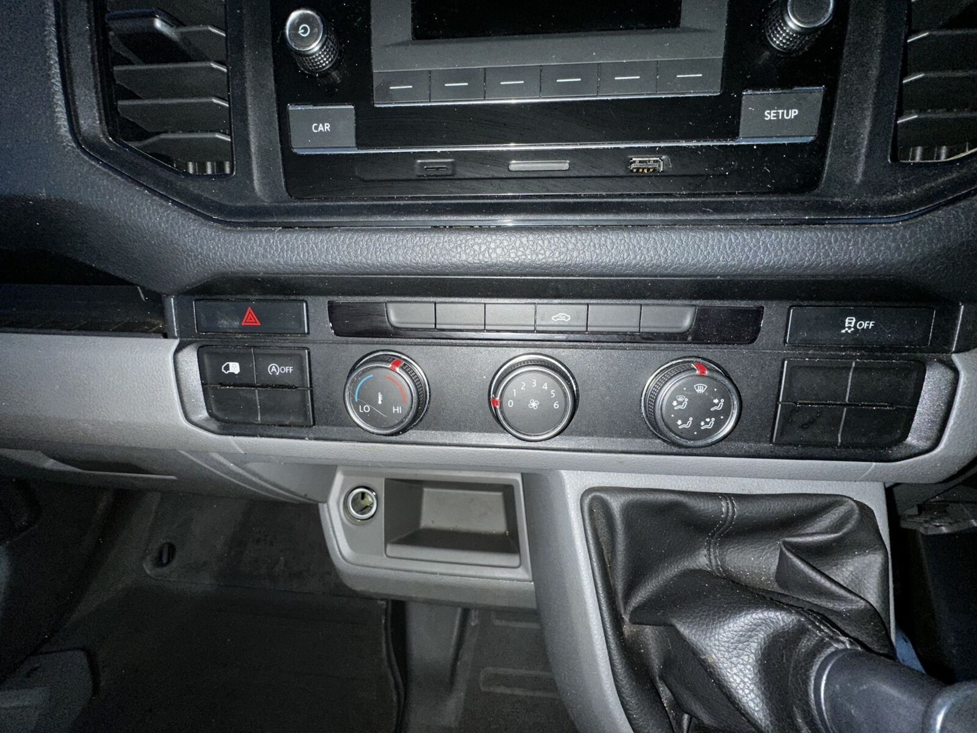 CLEAR AND CAPABLE: VOLKSWAGEN CRAFTER CR35 STARTLINE 2.0 TDI PANEL VAN - Image 4 of 14