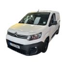 EFFICIENCY AT ITS BEST: WHITE 2019 CITROEN BERLINGO PARTNER