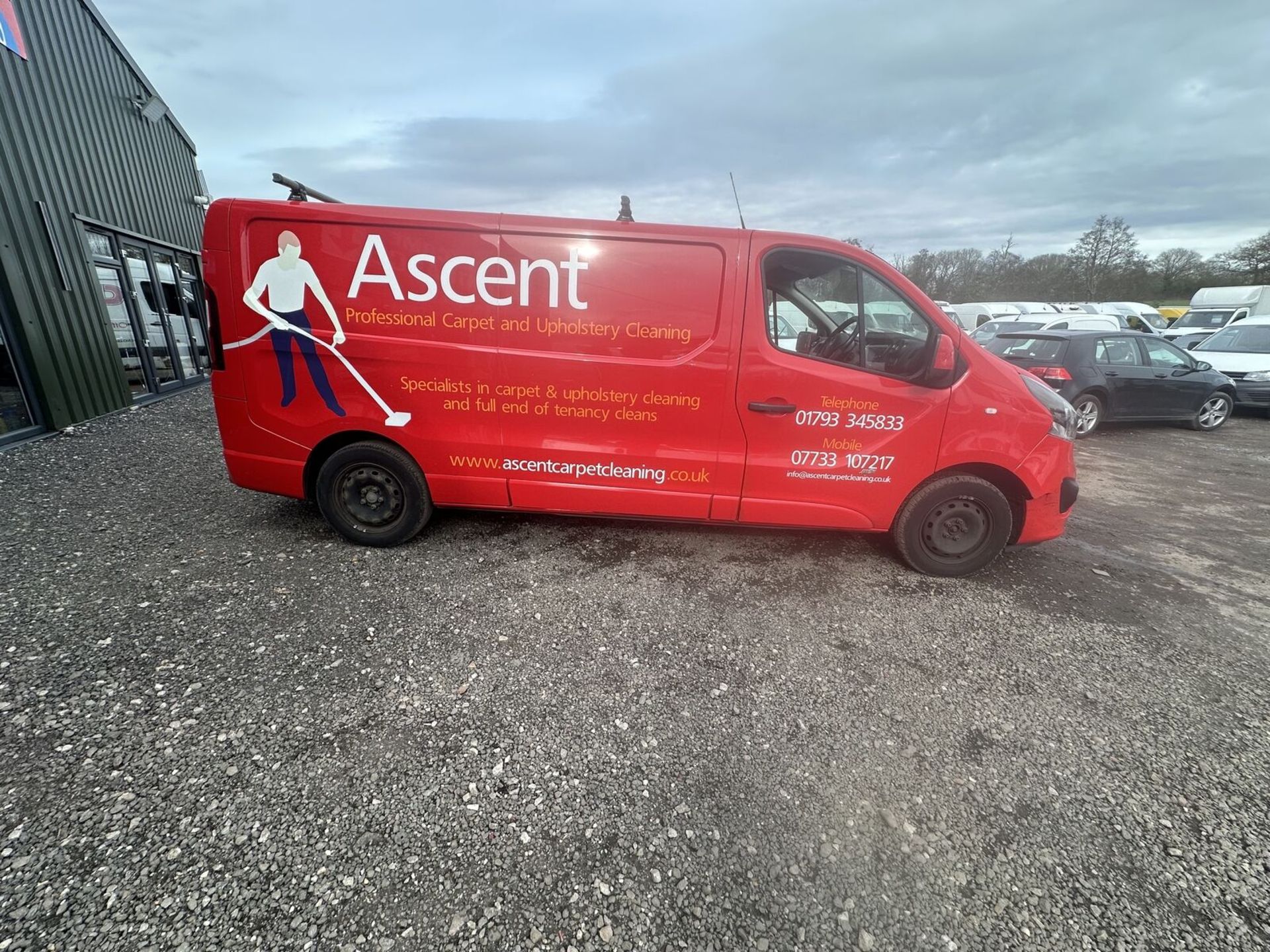 RARE BEAUTY IN RED: 65 PLATE VAUXHALL VIVARO - SPARES OR REPAIRS >>--NO VAT ON HAMMER--<< - Image 14 of 14